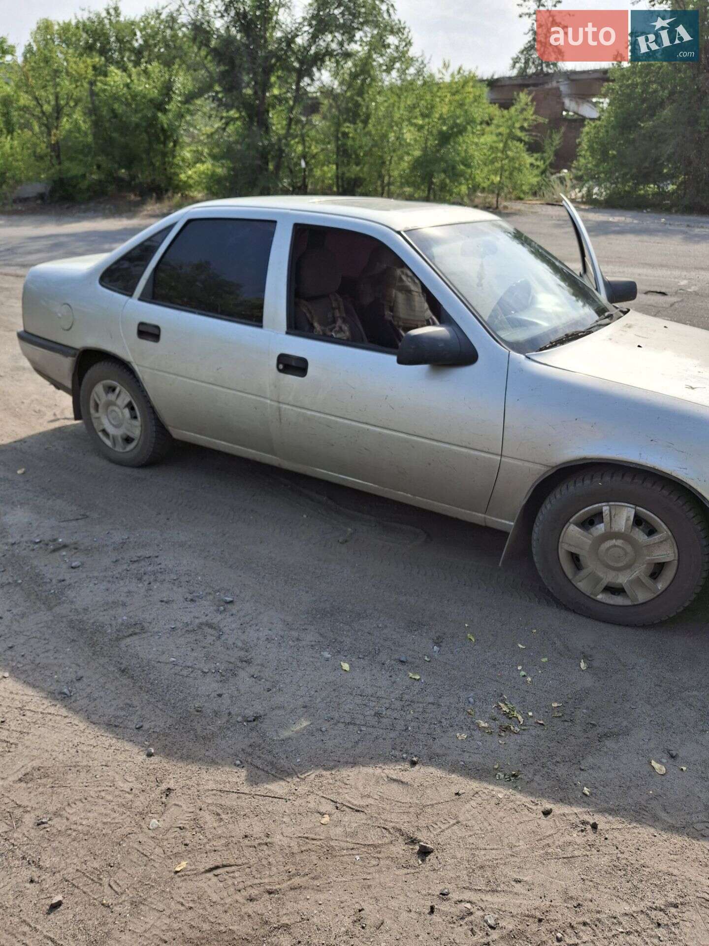 Opel Vectra 1991 VIN W0L000087M5266106 фото оголошення 2 з 7