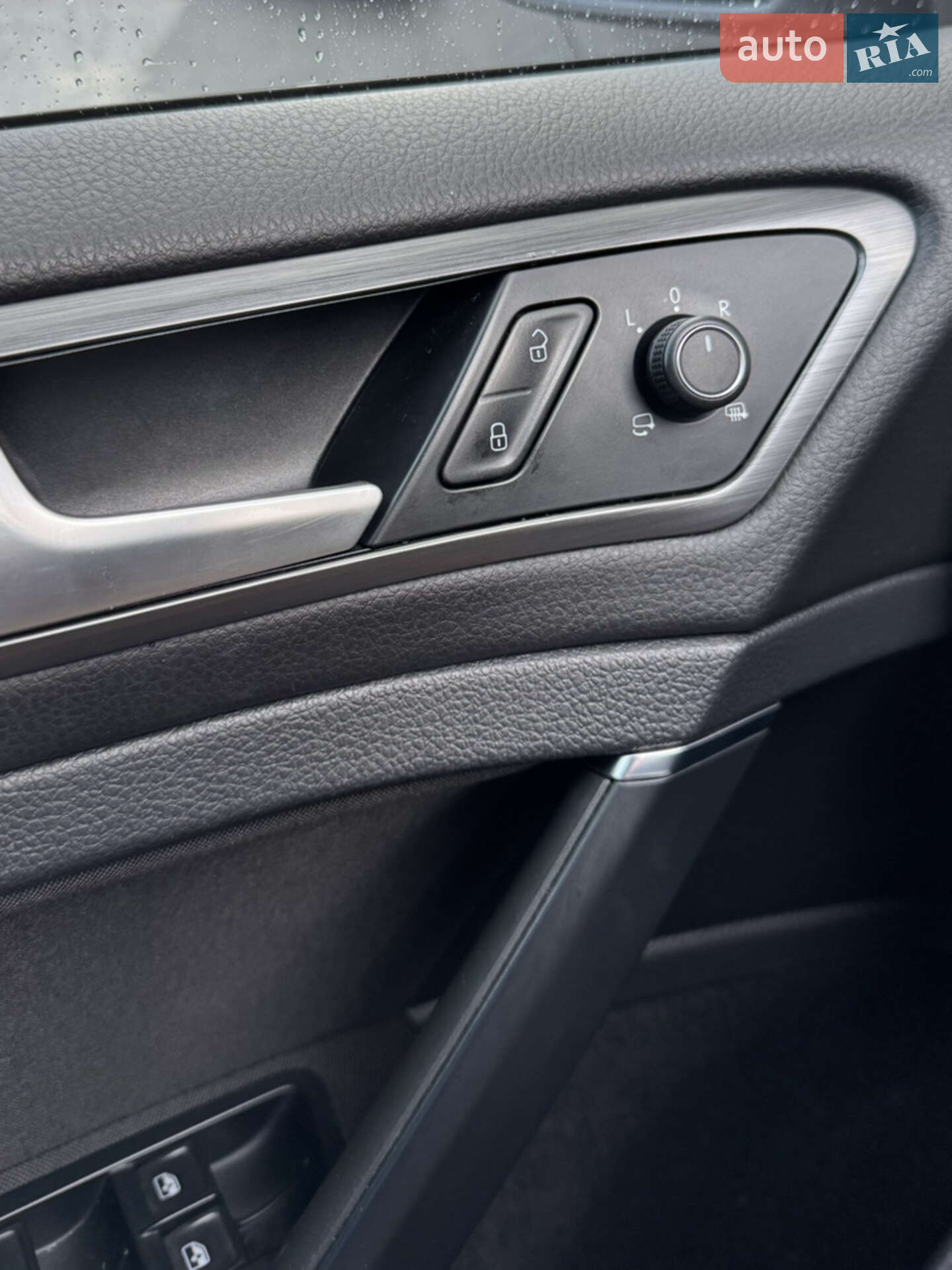 Volkswagen e-Golf 2017 VIN WVWZZZAUZJW902609 фото оголошення 13 з 16