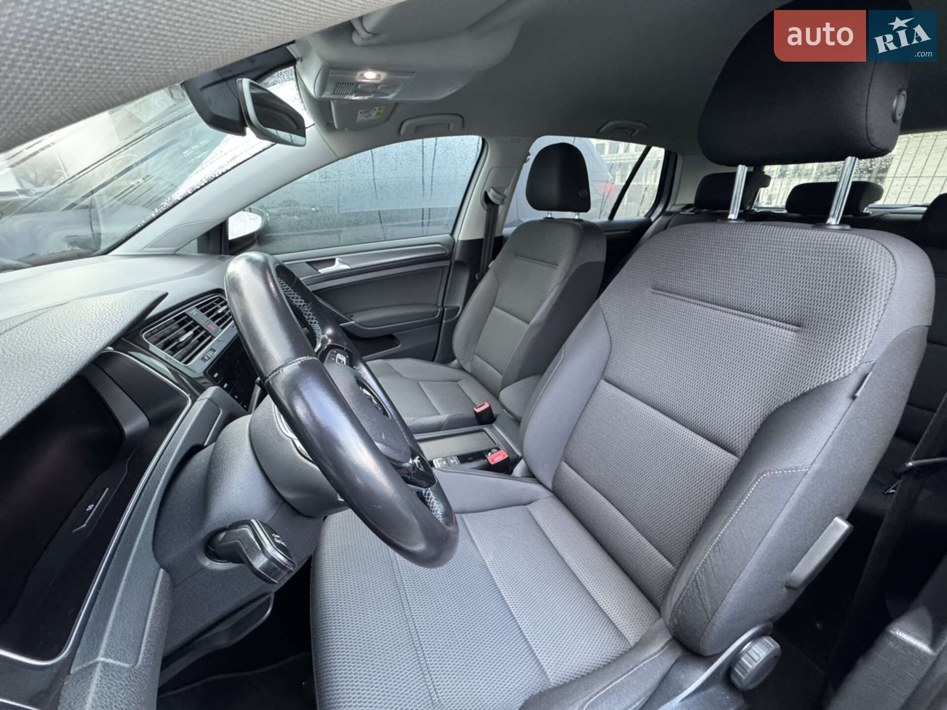 Volkswagen e-Golf 2017 VIN WVWZZZAUZJW902609 фото оголошення 15 з 16