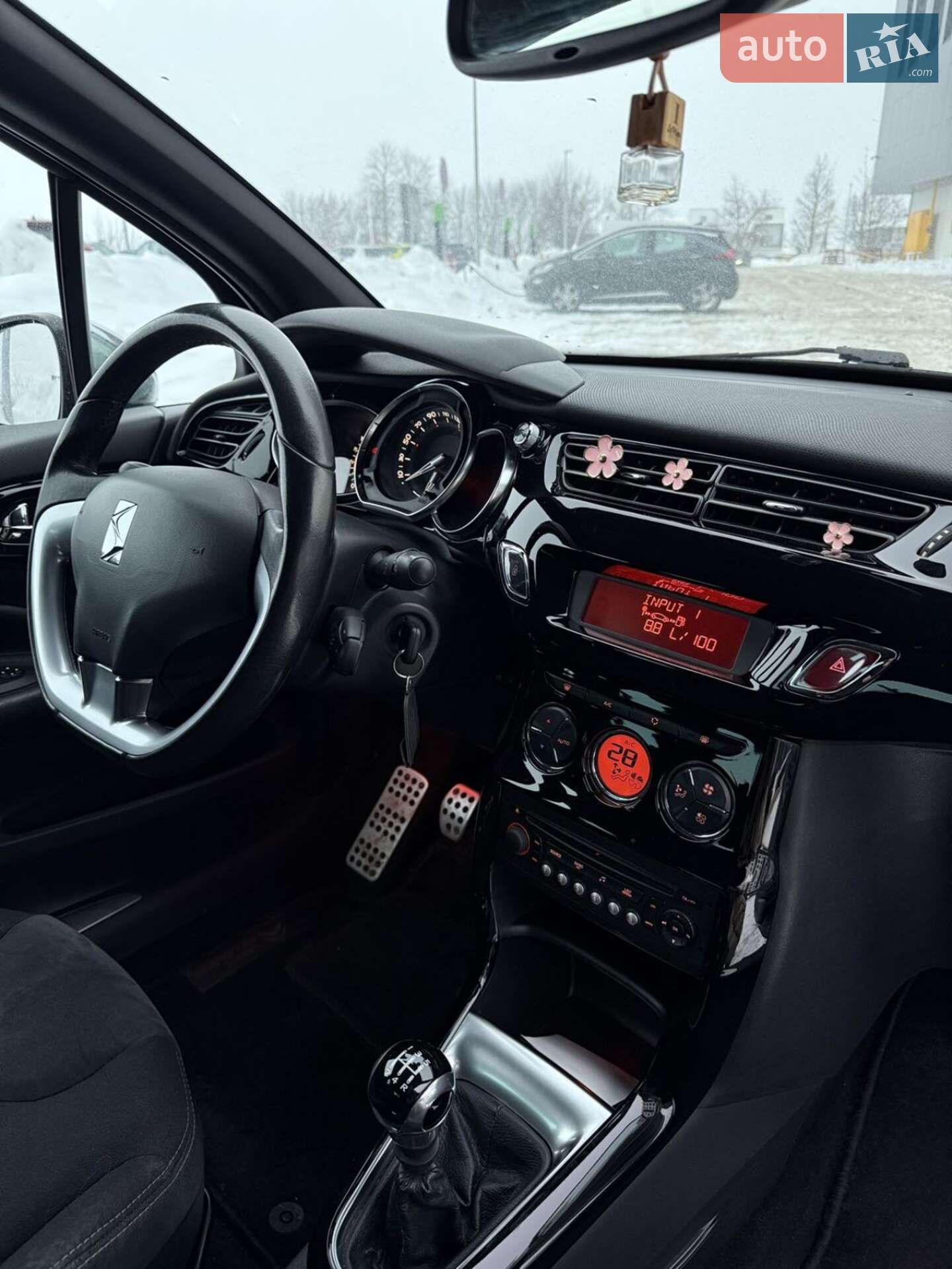 Citroen DS3 2010 VIN VF7SA5FS0AW604706 фото оголошення 11 з 13