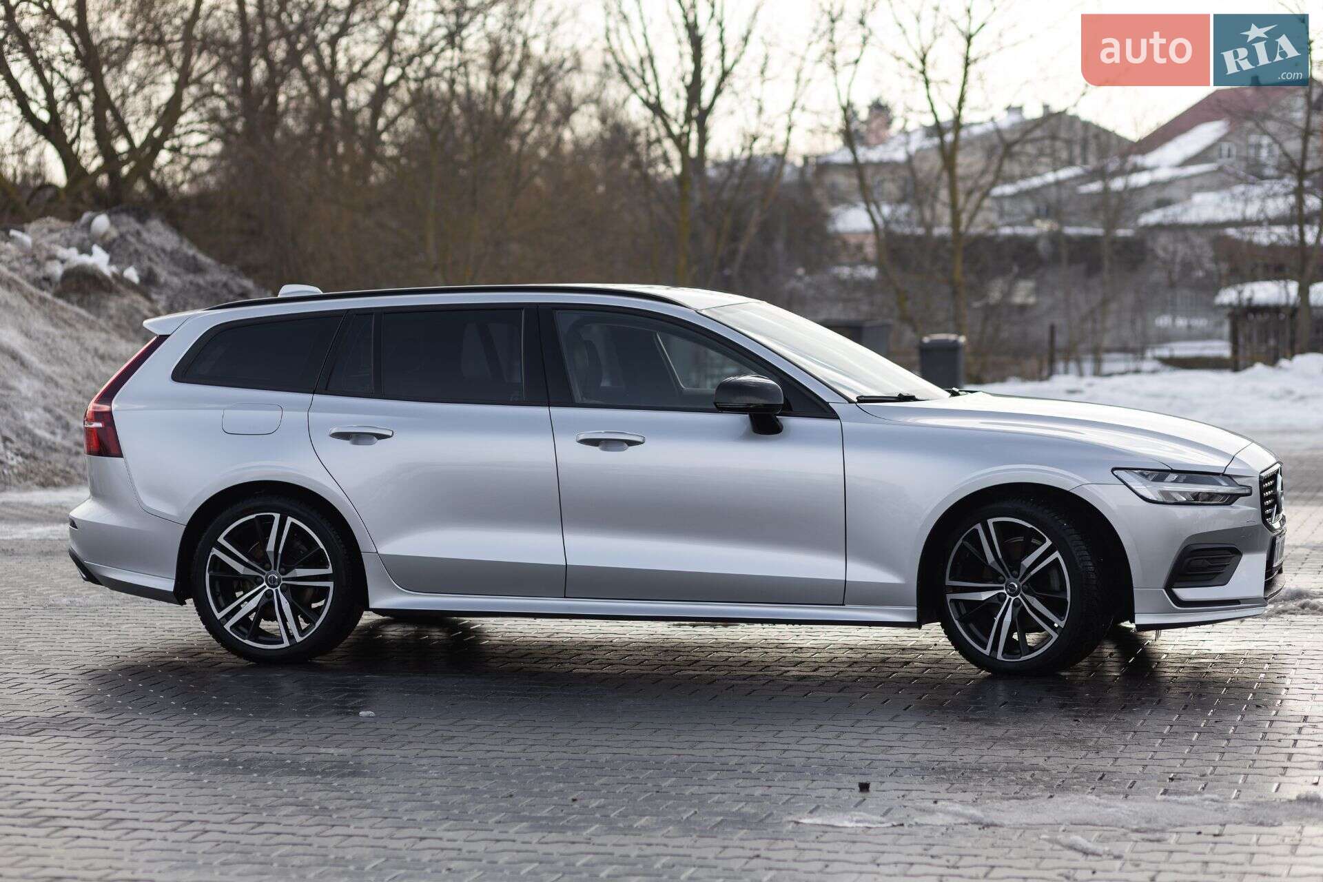 Volvo V60 2021 VIN YV1ZWK6VDM2441445 фото оголошення 3 з 62