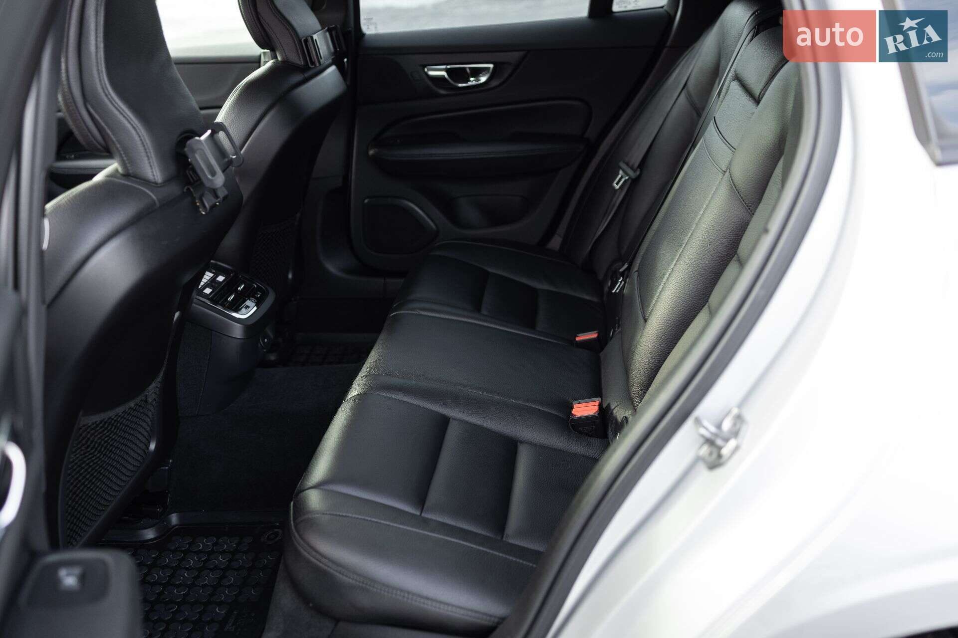 Volvo V60 2021 VIN YV1ZWK6VDM2441445 фото оголошення 30 з 62