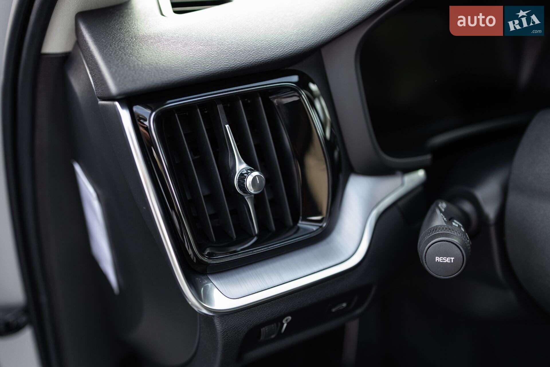 Volvo V60 2021 VIN YV1ZWK6VDM2441445 фото оголошення 47 з 62