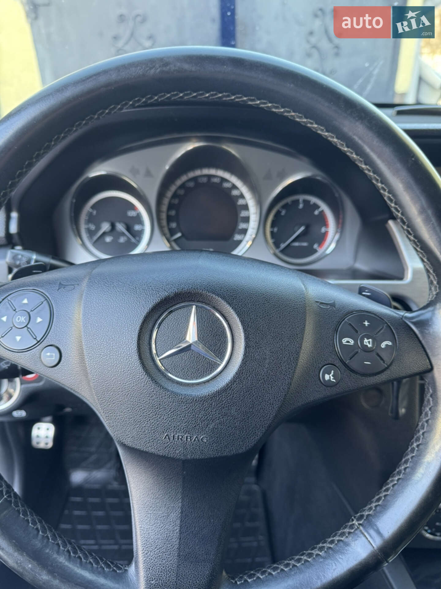 Mercedes-Benz GLK-Class 2011 VIN WDC2049841F764143 фото оголошення 11 з 22