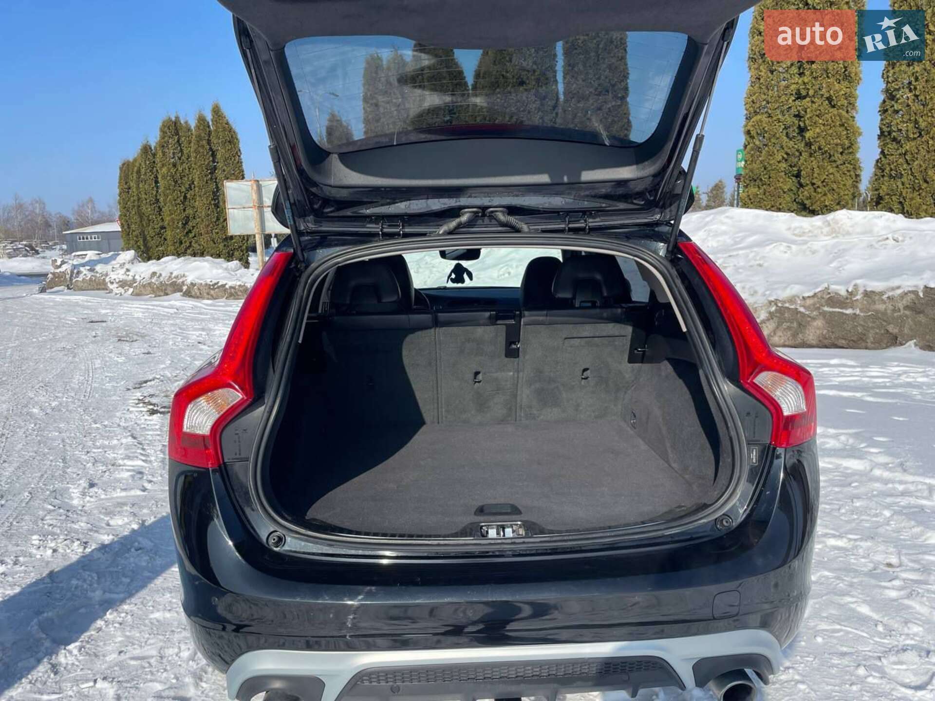 Volvo V60 2018 VIN YV140MSL6J2410527 фото оголошення 22 з 40