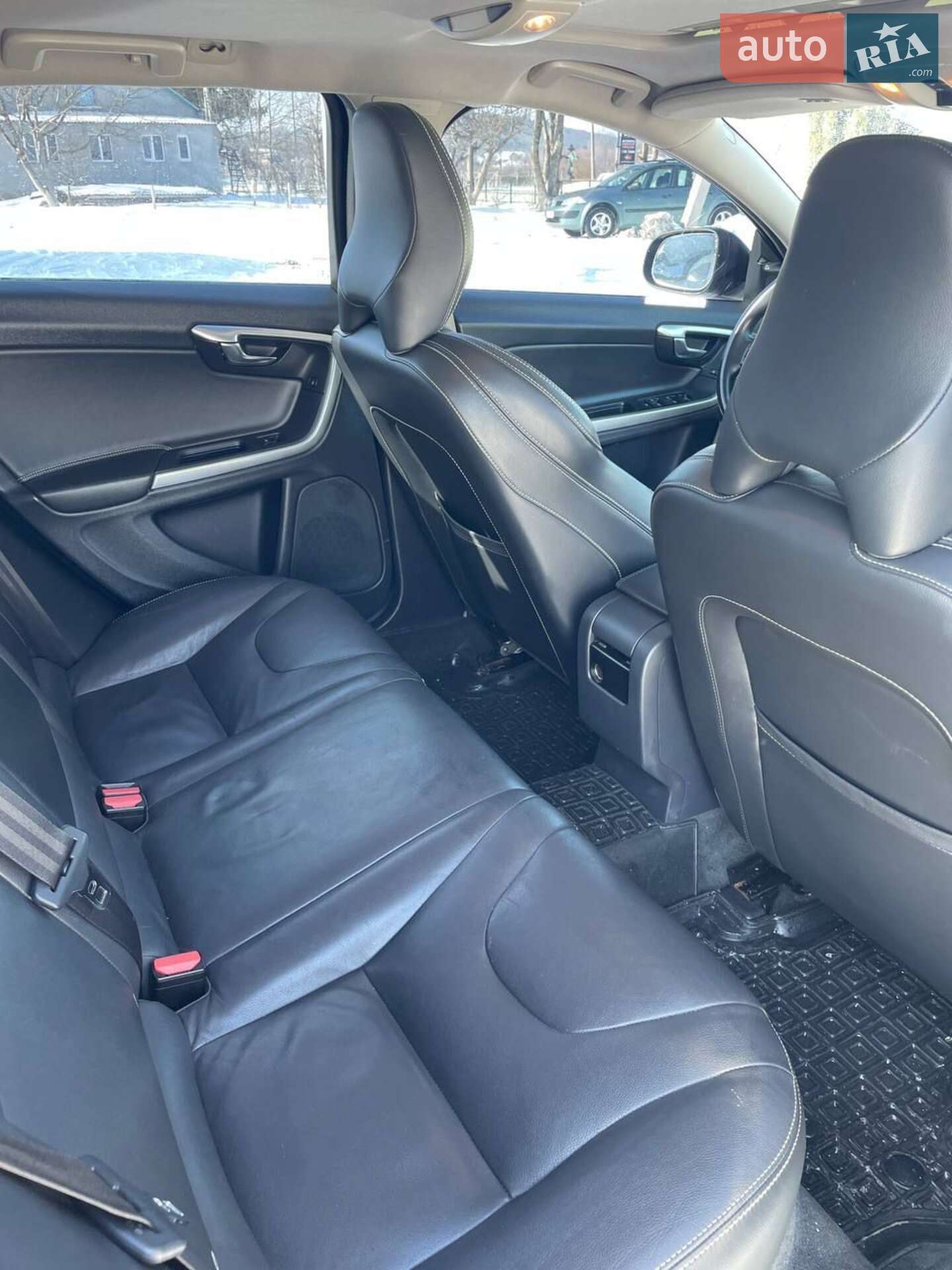 Volvo V60 2018 VIN YV140MSL6J2410527 фото оголошення 39 з 40