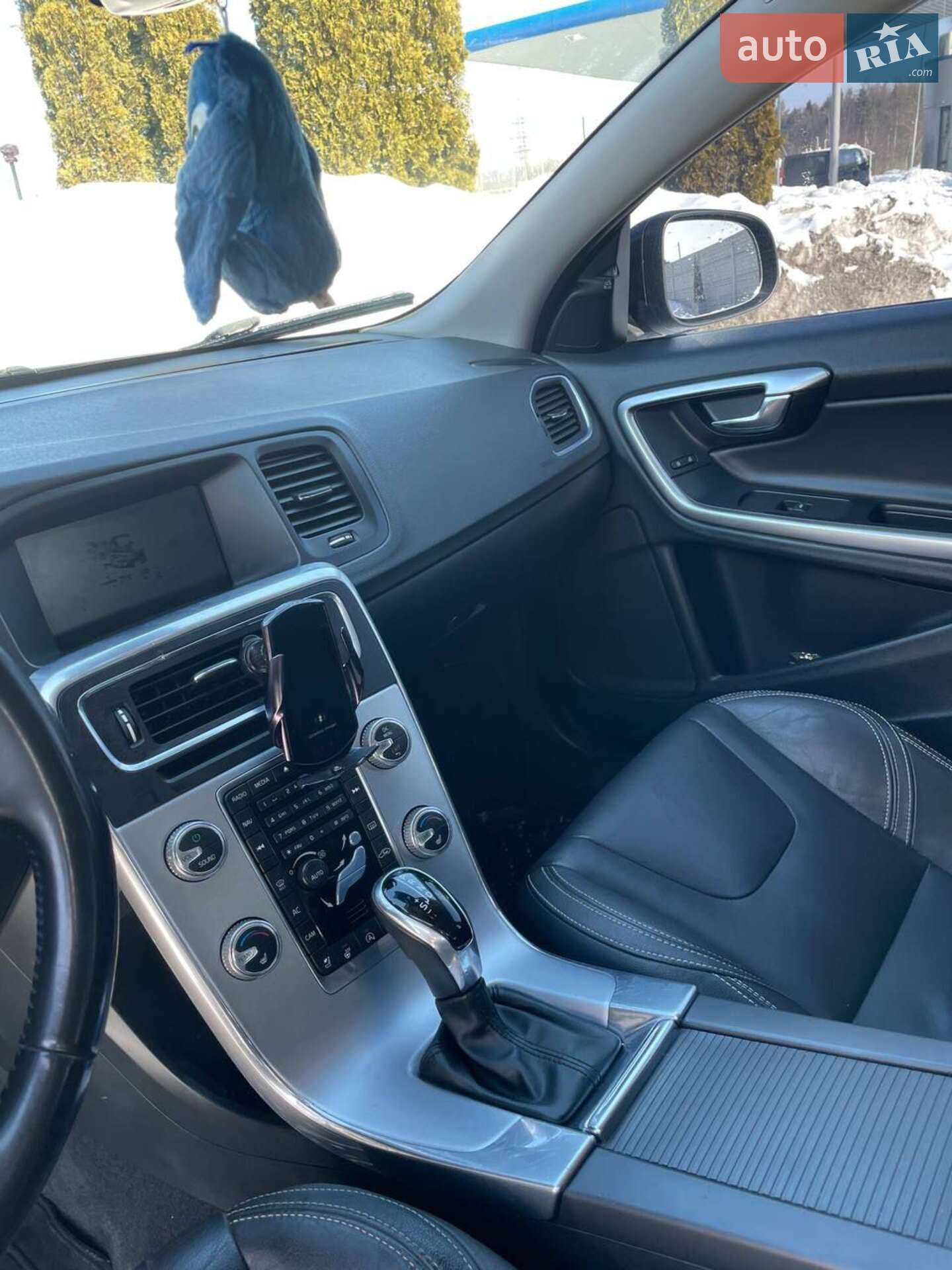 Volvo V60 2018 VIN YV140MSL6J2410527 фото оголошення 37 з 40