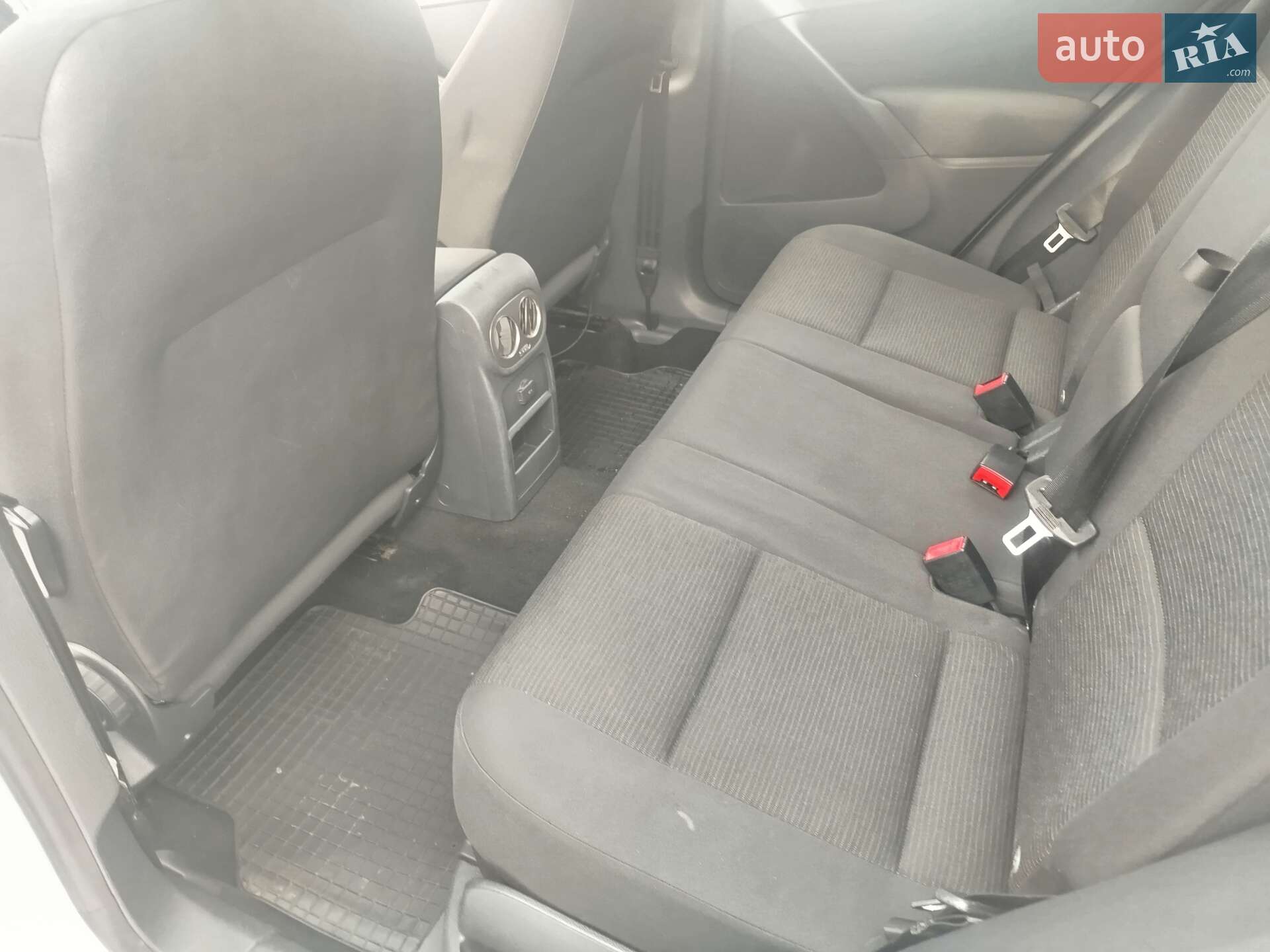 Volkswagen Tiguan 2017 VIN WVGBV7AX0HK053971 фото оголошення 17 з 27