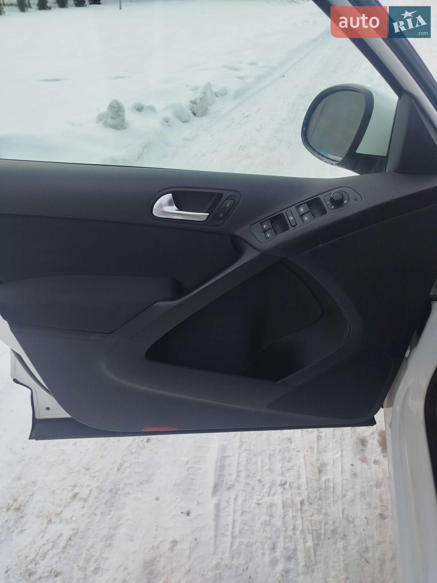 Volkswagen Tiguan 2017 VIN WVGBV7AX0HK053971 фото оголошення 19 з 27