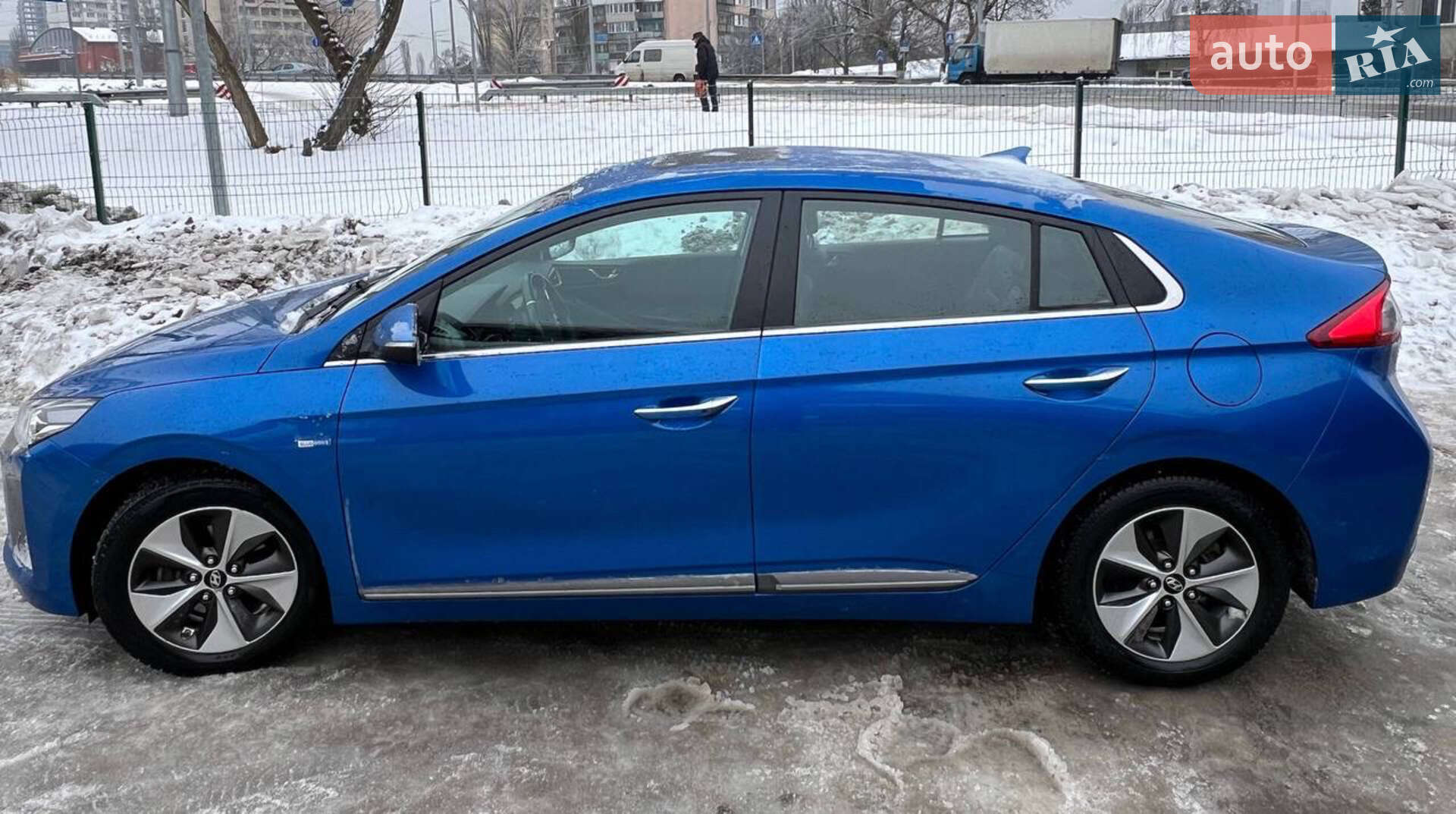 Hyundai Ioniq 2018 VIN KMHC851HFHU022118 фото оголошення 3 з 21