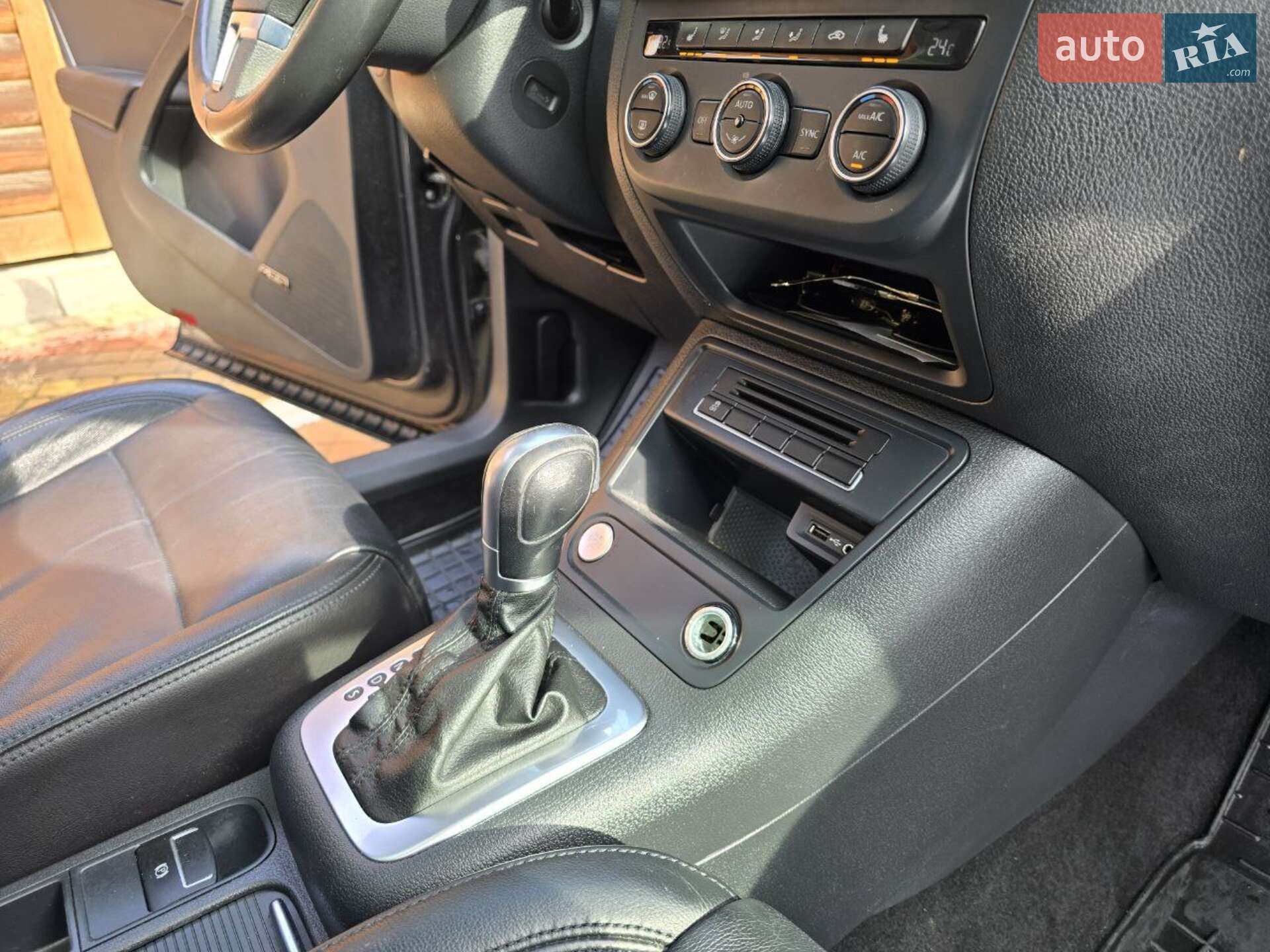 Volkswagen Tiguan 2015 VIN WVGBV7AX6GW527140 фото оголошення 13 з 18