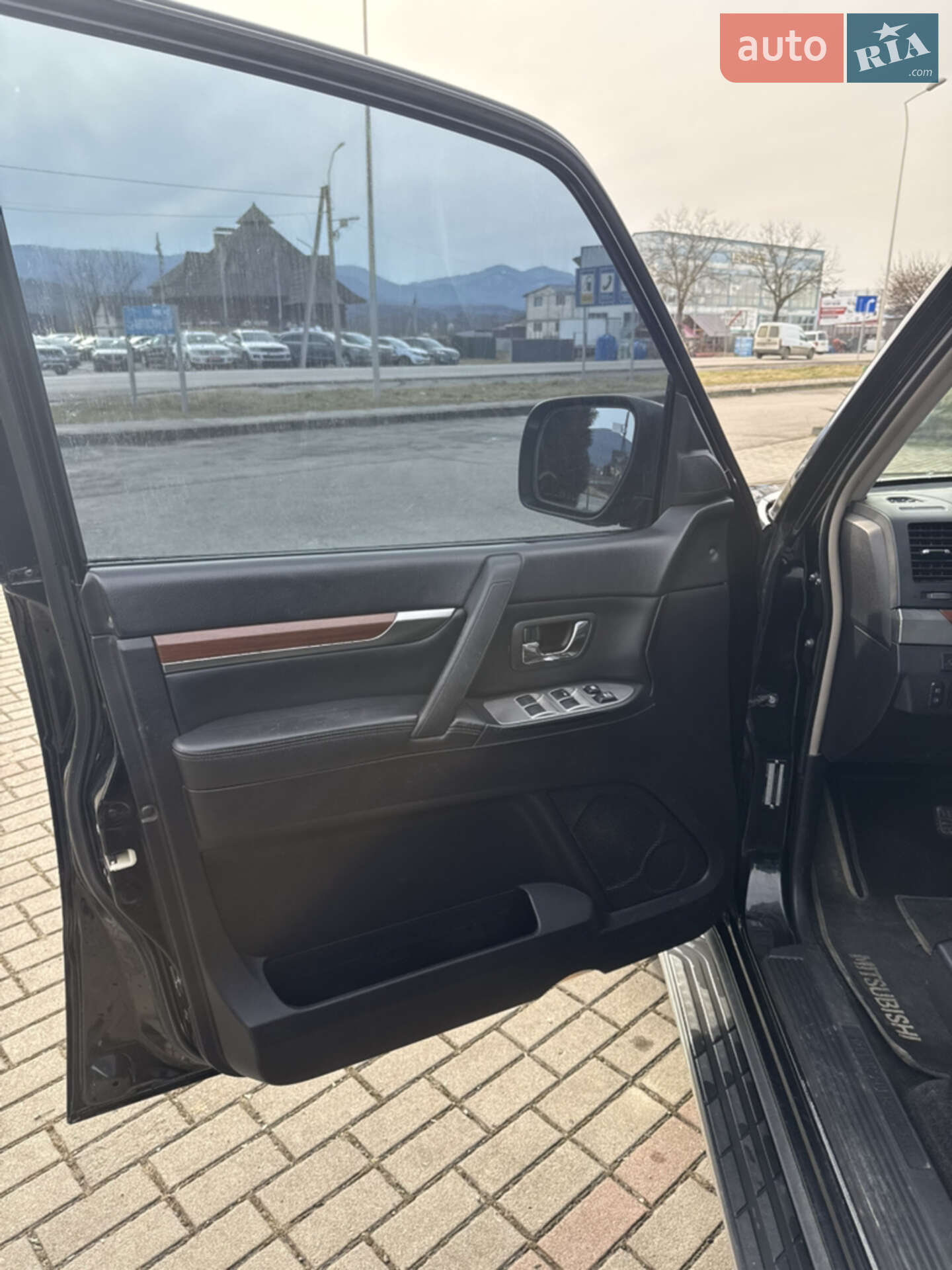 Mitsubishi Pajero 2008 VIN JMYLRV93W8J719417 фото оголошення 18 з 26
