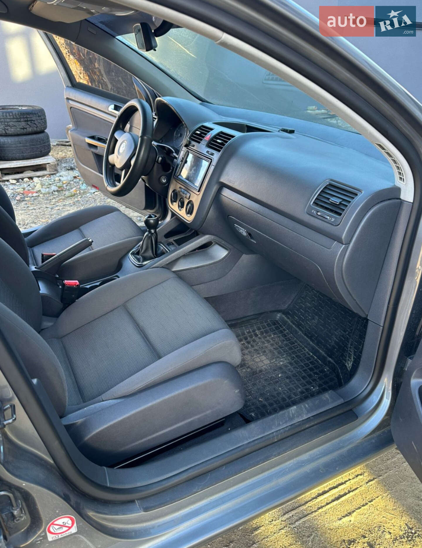 Volkswagen Golf 2004 VIN WVWZZZ1KZ5W057909 фото оголошення 2 з 4