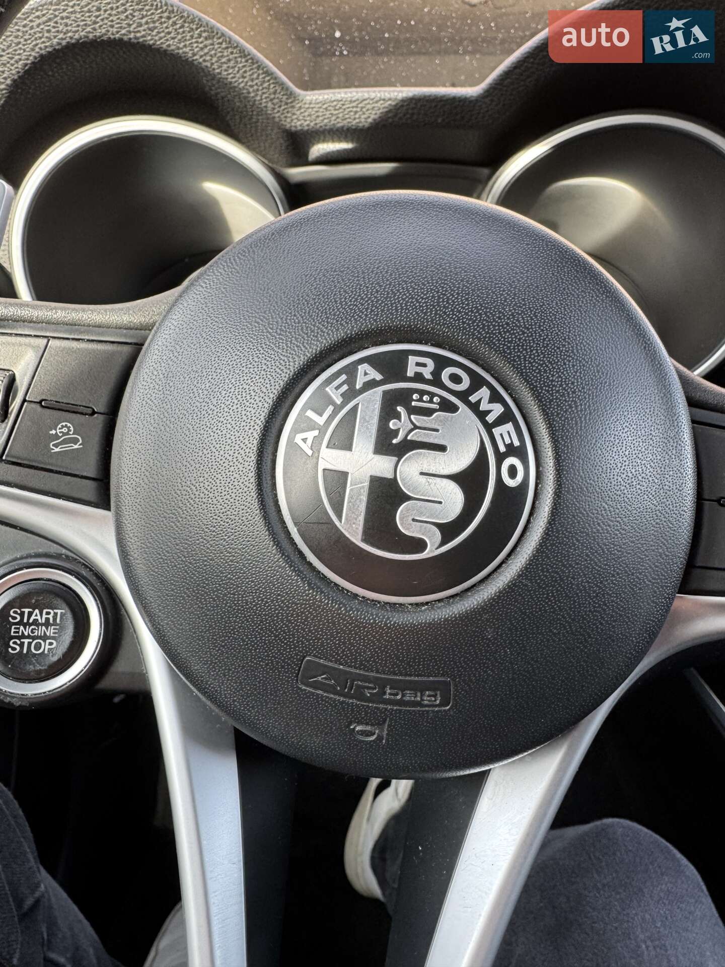 Alfa Romeo Stelvio 2018 VIN ZARFAHBUXJ7C10841 фото оголошення 2 з 36