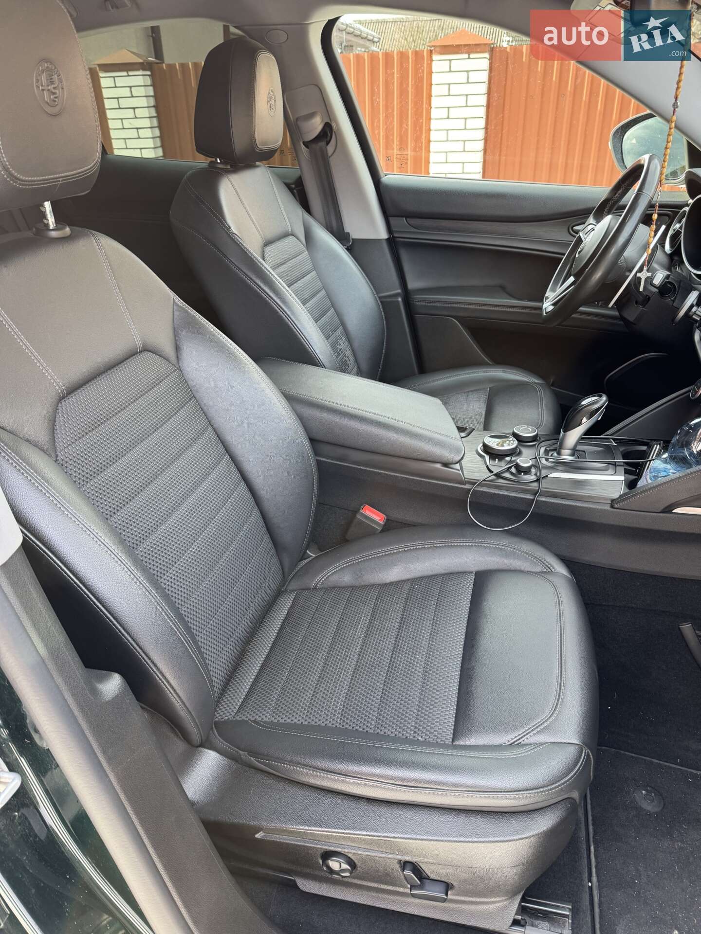 Alfa Romeo Stelvio 2018 VIN ZARFAHBUXJ7C10841 фото оголошення 10 з 36