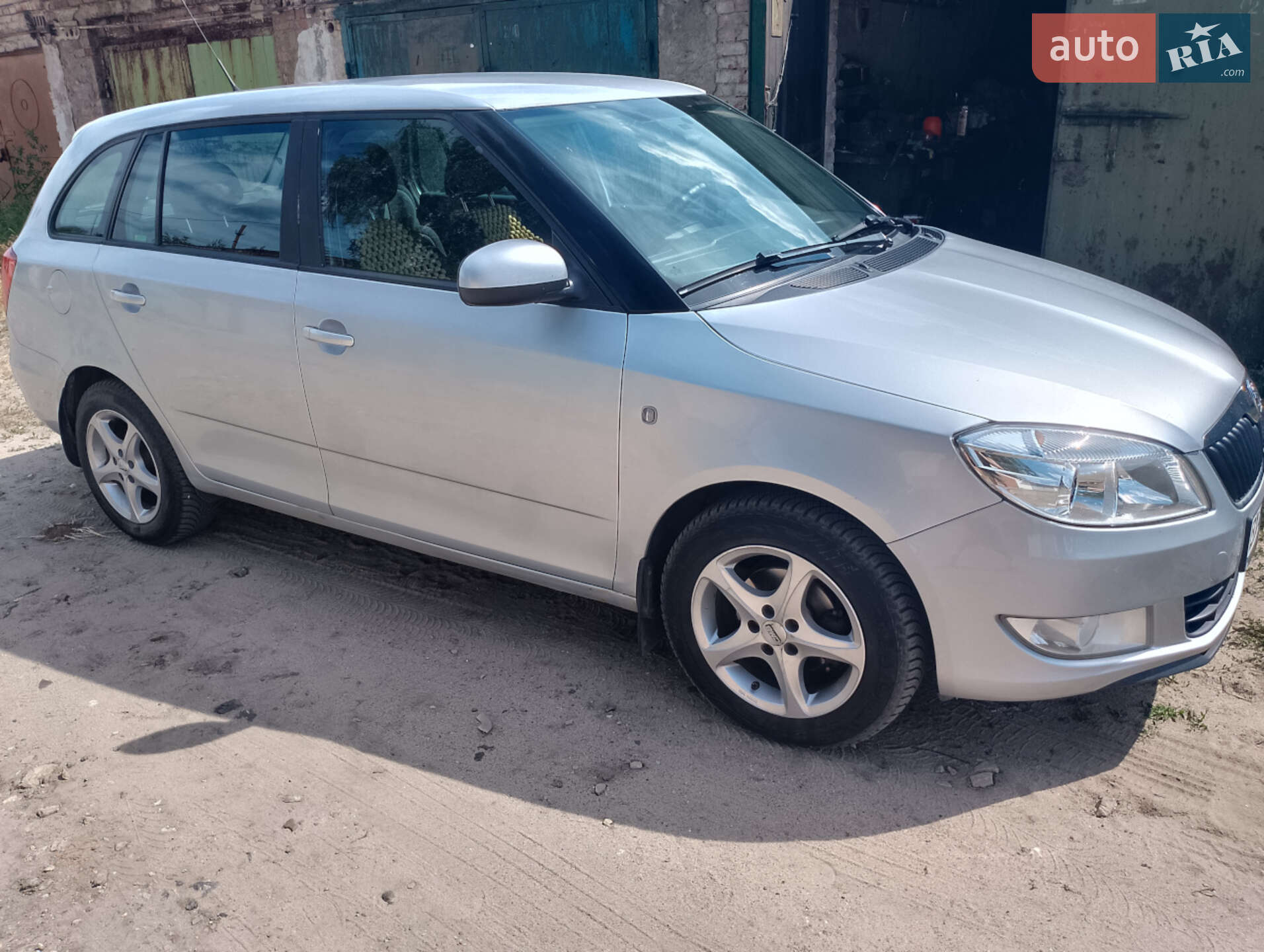 Skoda Fabia 2014 VIN TMBJS25J0E3140213 фото оголошення 4 з 7