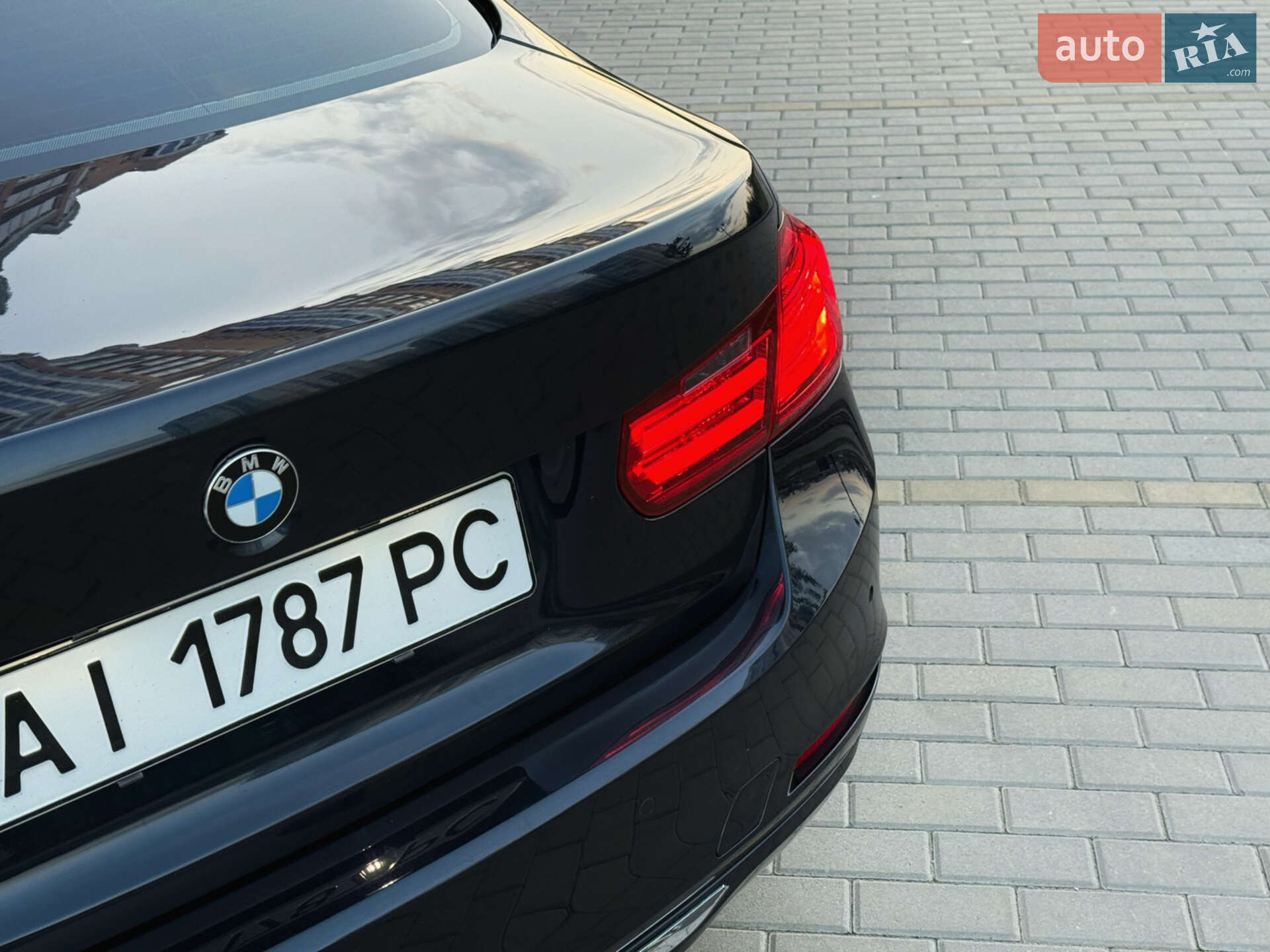 BMW 3 Series 2012 VIN WBA3A5G50DNP22258 фото оголошення 3 з 10