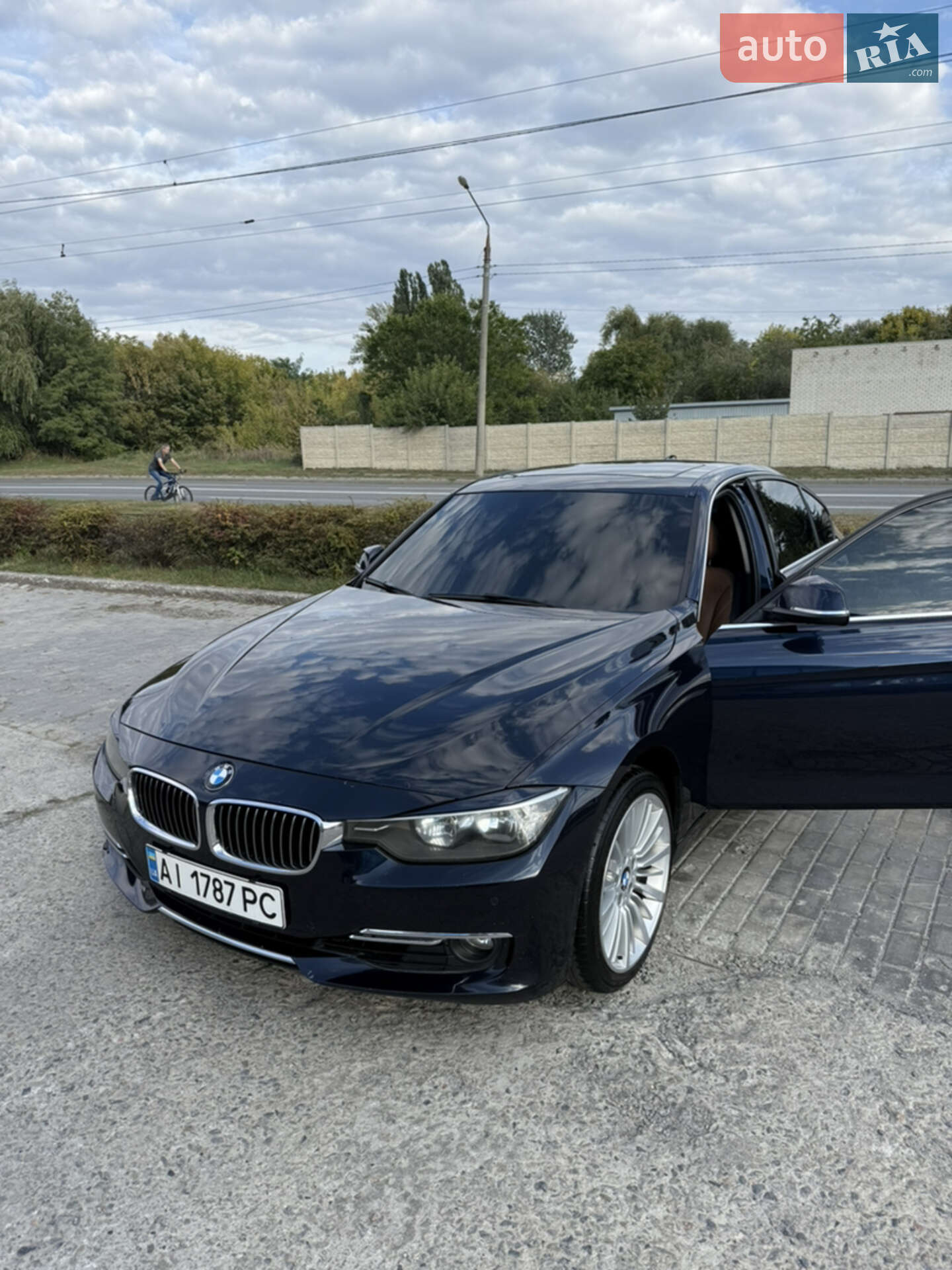 BMW 3 Series 2012 VIN WBA3A5G50DNP22258 фото оголошення 4 з 10
