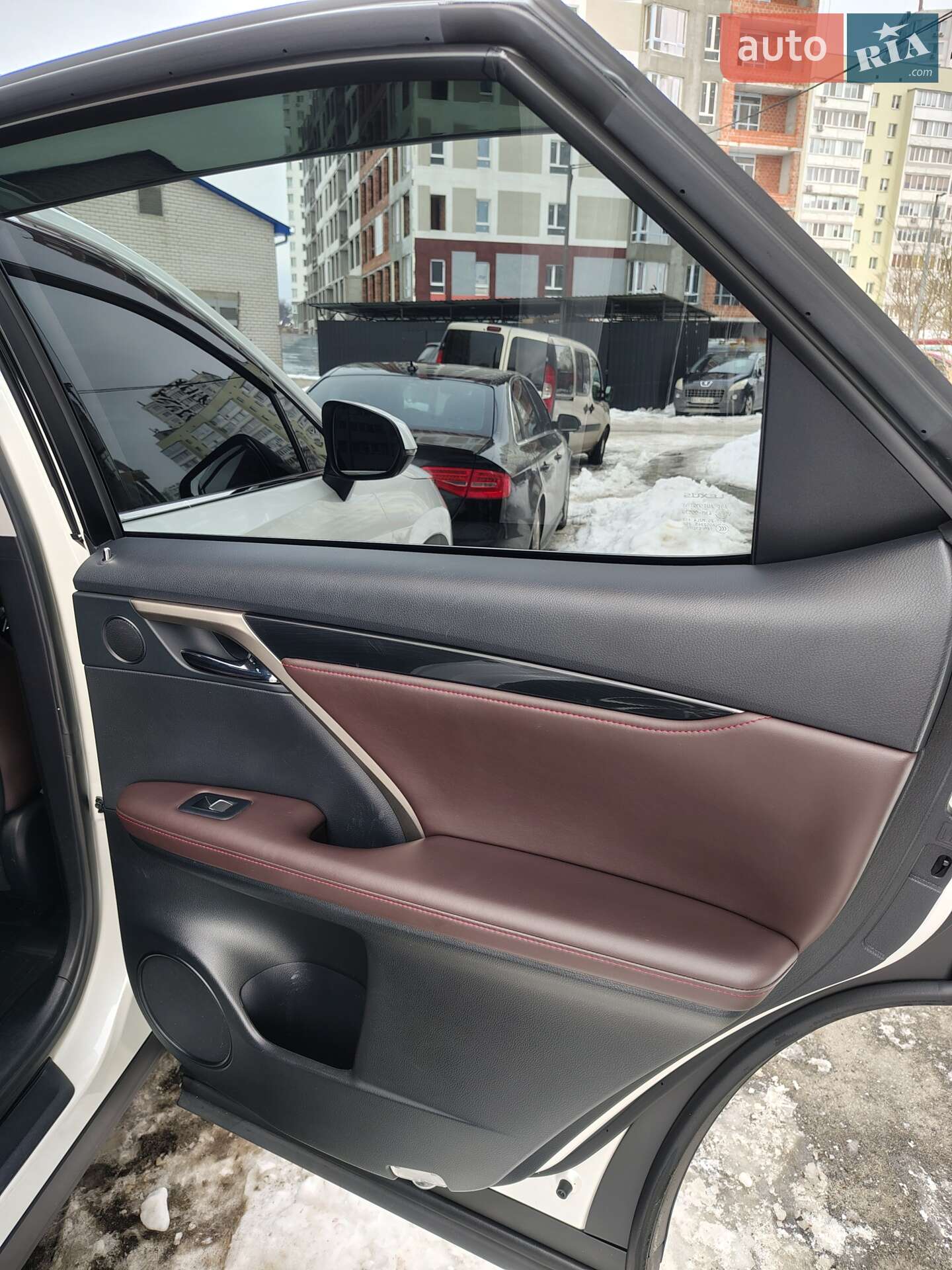 Lexus RX 2019 VIN JTJBAMCA802094339 фото оголошення 11 з 24