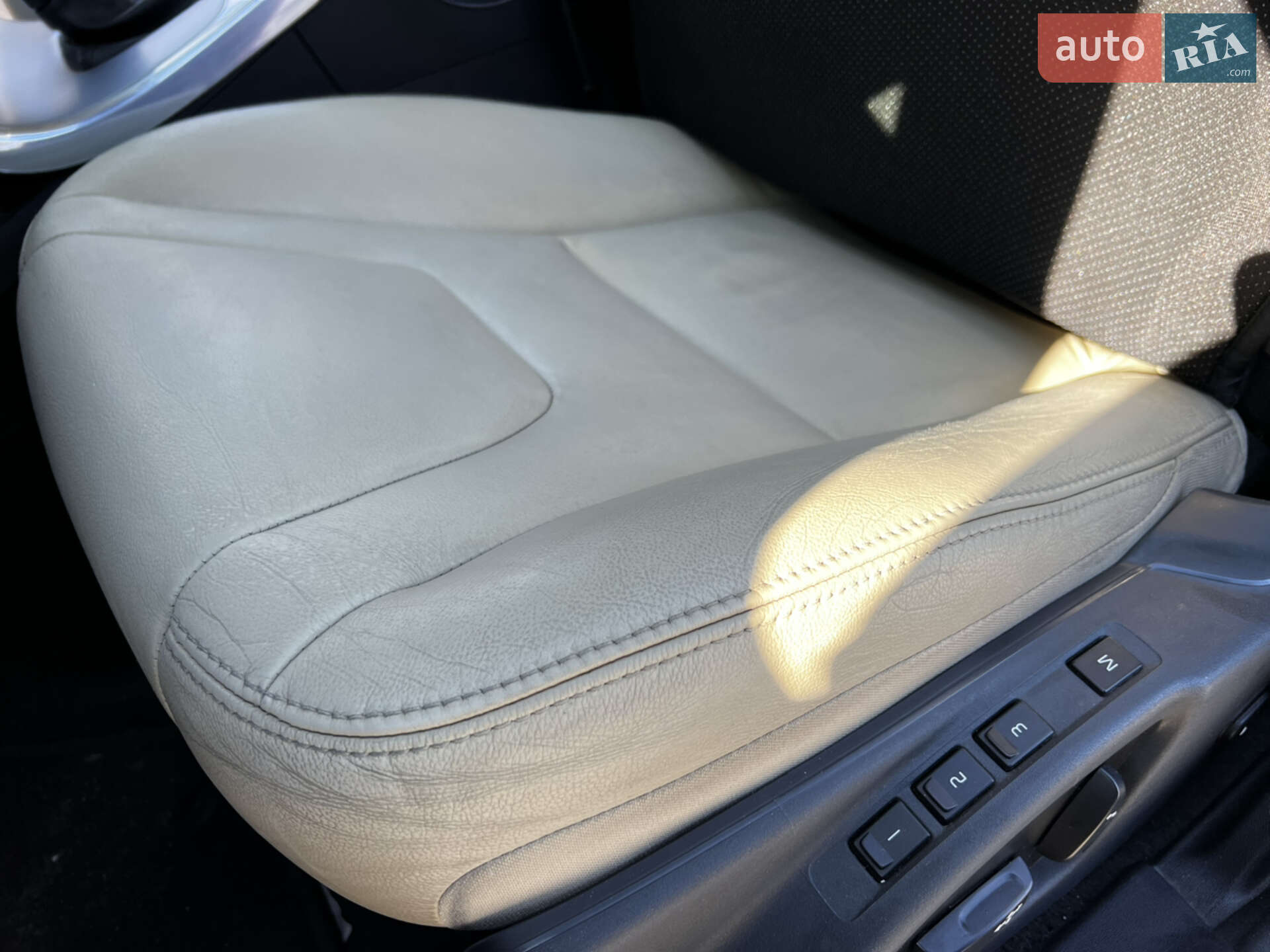 Volvo S60 2016 VIN YV140MTLXH2420843 фото оголошення 23 з 26