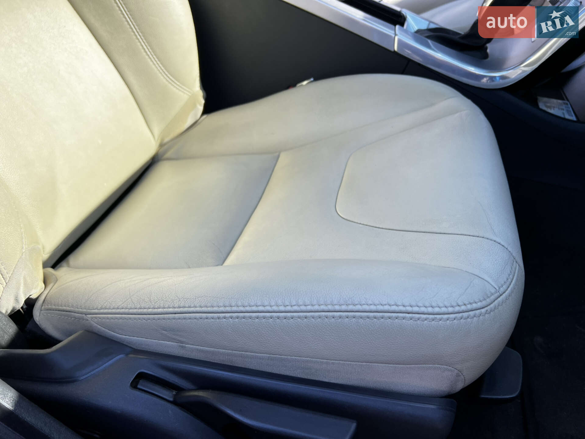 Volvo S60 2016 VIN YV140MTLXH2420843 фото оголошення 25 з 26