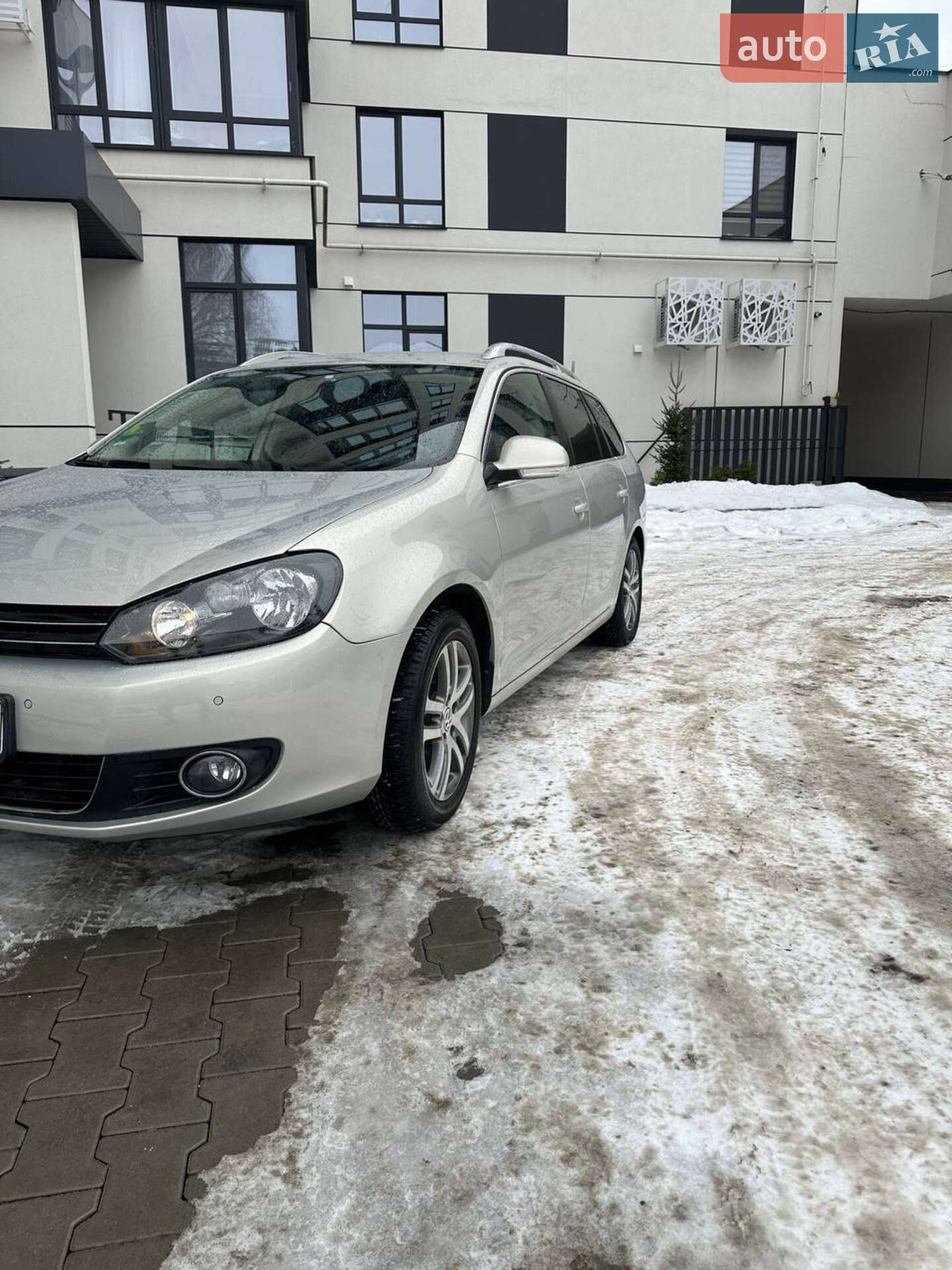 Volkswagen Golf 2010 VIN WVWZZZ1KZBM626112 фото оголошення 2 з 20