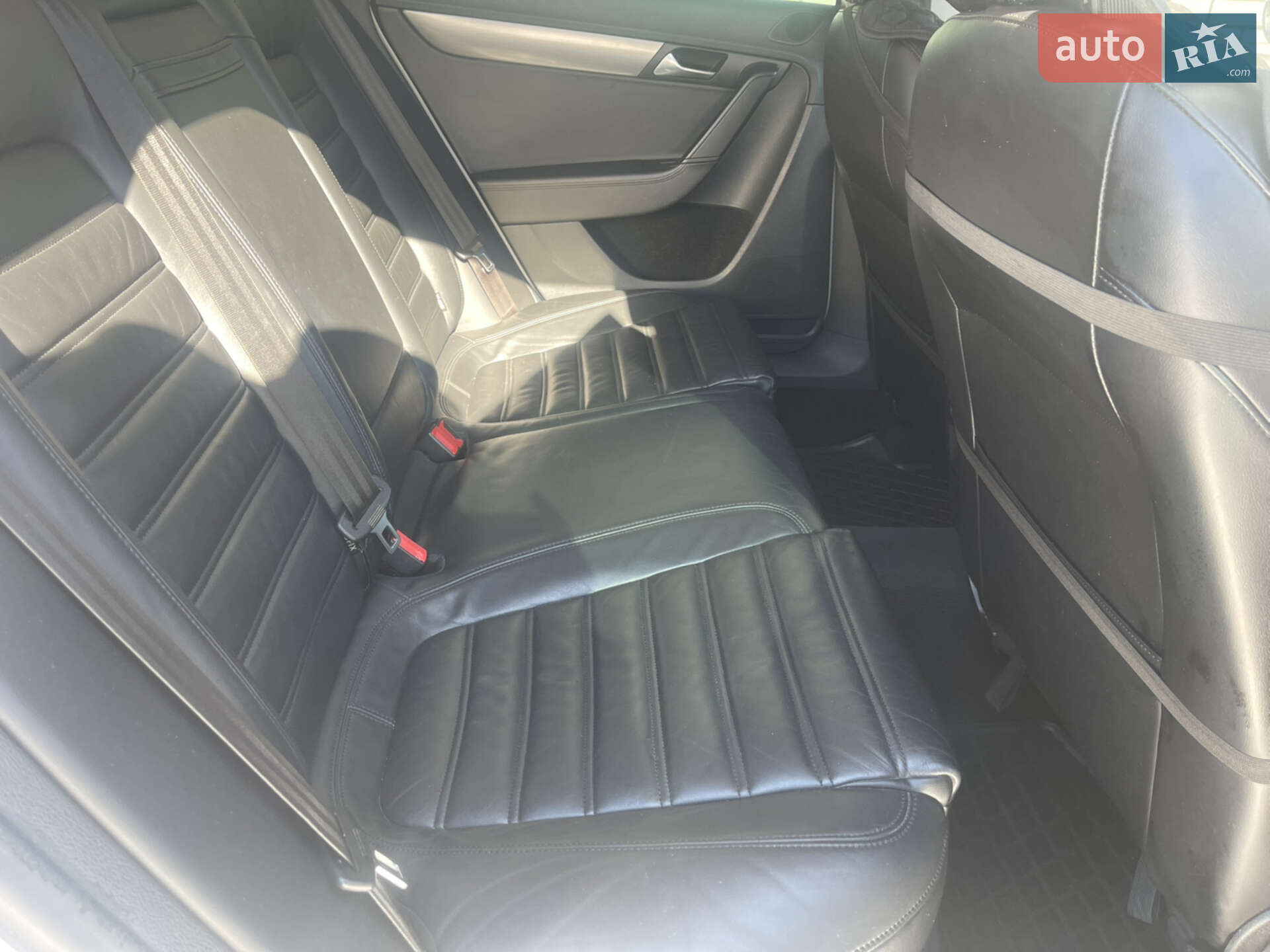 Volkswagen Passat 2013 VIN WVWZZZ3CZDE111387 фото оголошення 3 з 10