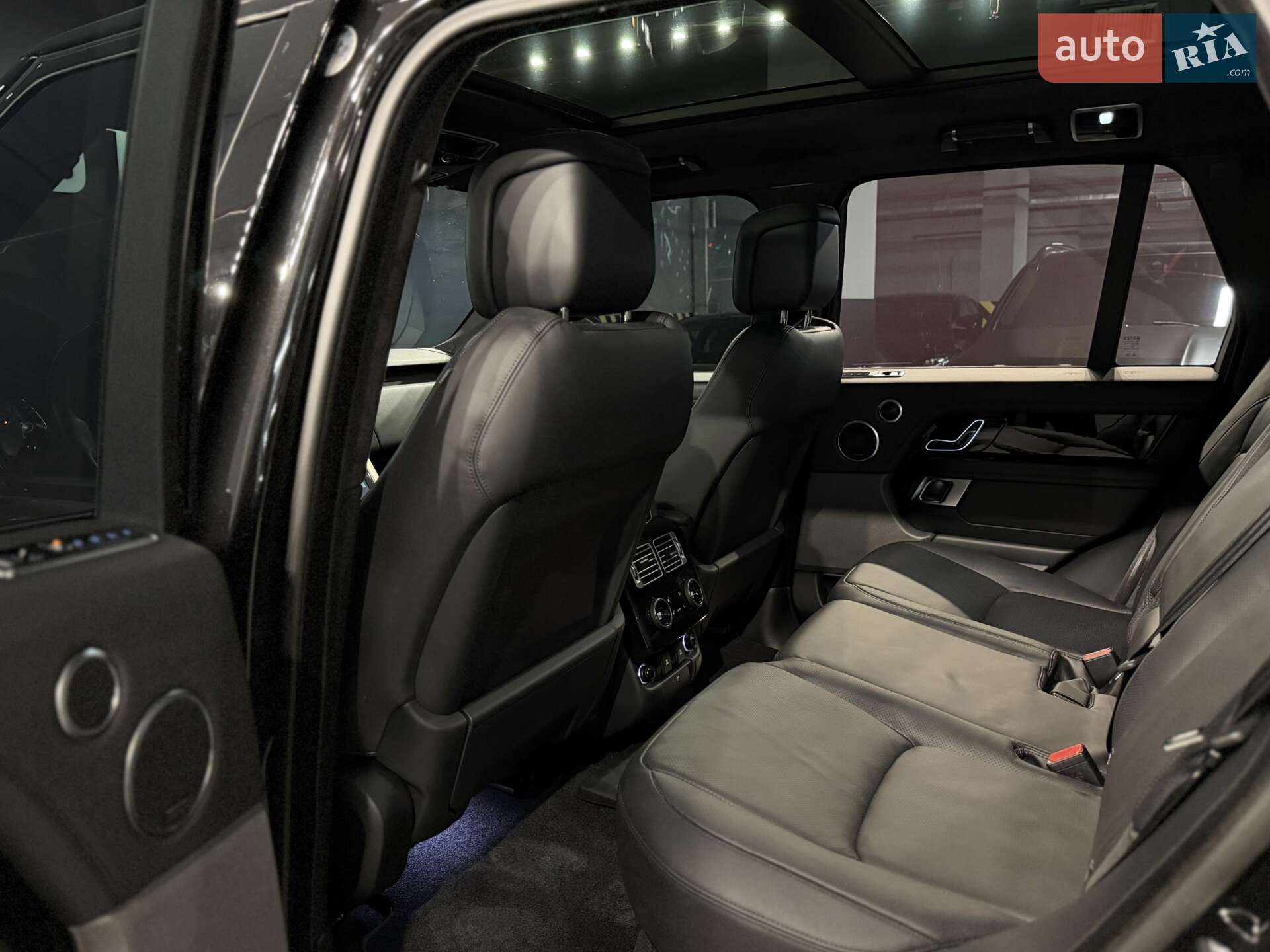 Land Rover Range Rover 2018 VIN SALGS2RK8KA540341 фото оголошення 24 з 30