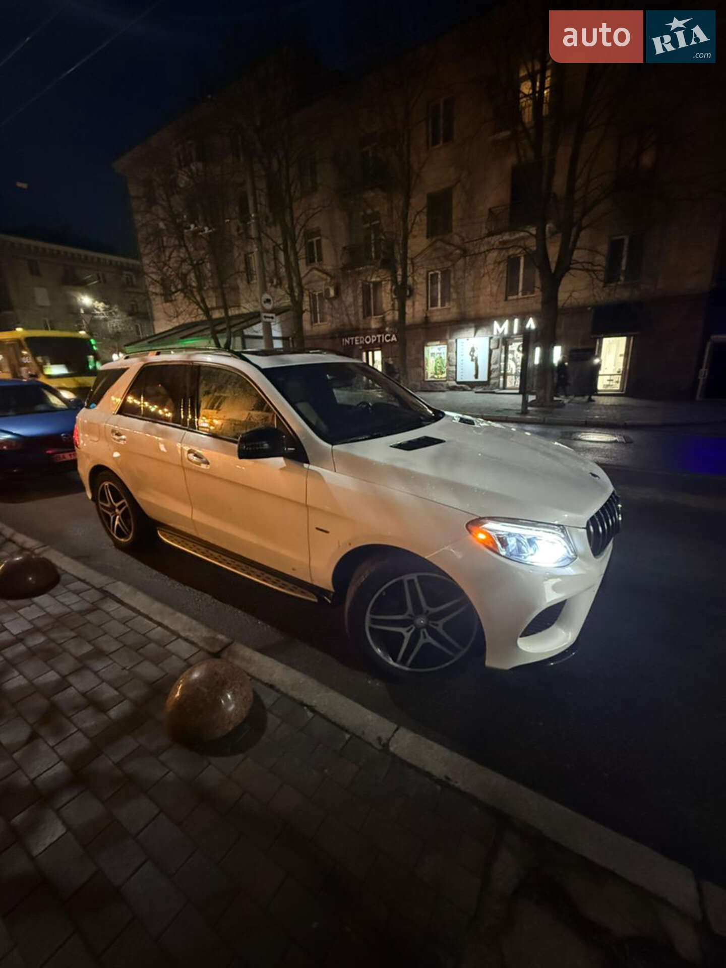 Mercedes-Benz GLE-Class 2016 VIN 4JGDA6DB5HA833226 фото оголошення 8 з 17