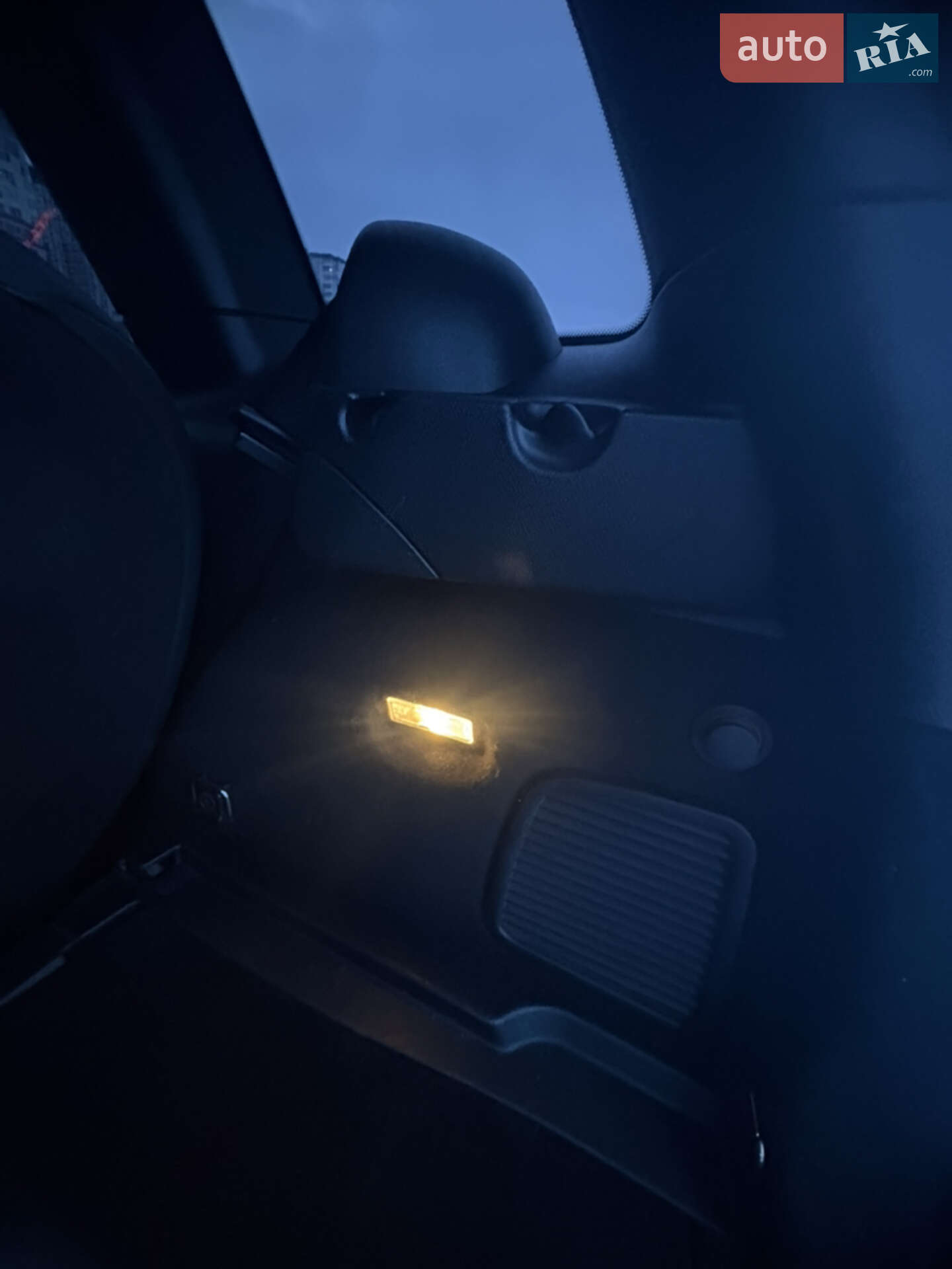 MINI Countryman 2014 VIN WMWZC5C58EWP37578 фото оголошення 29 з 57