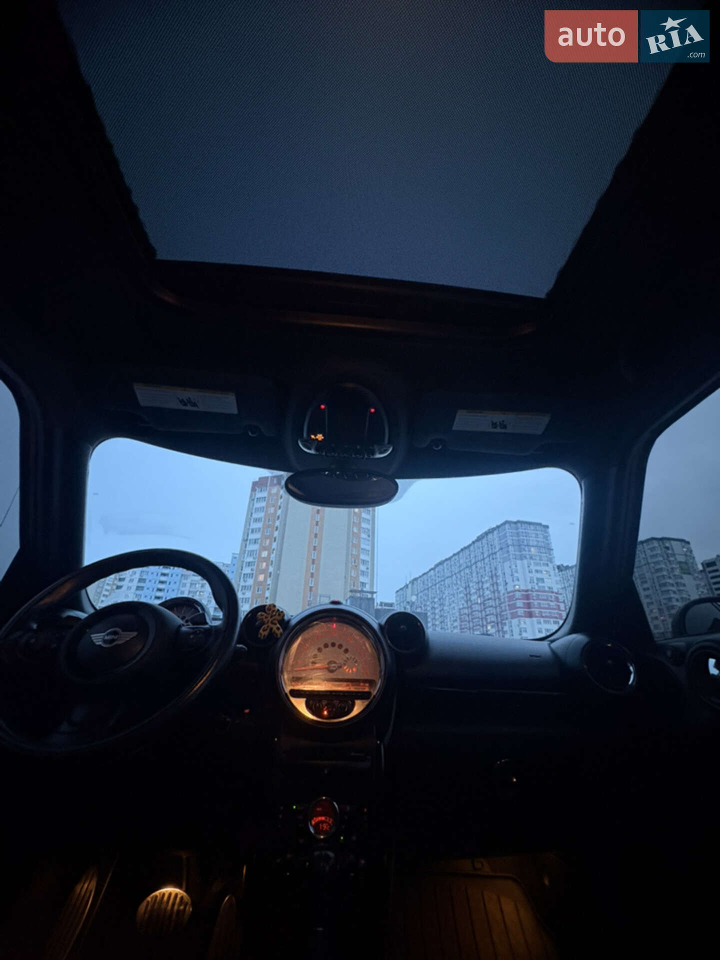 MINI Countryman 2014 VIN WMWZC5C58EWP37578 фото оголошення 33 з 57