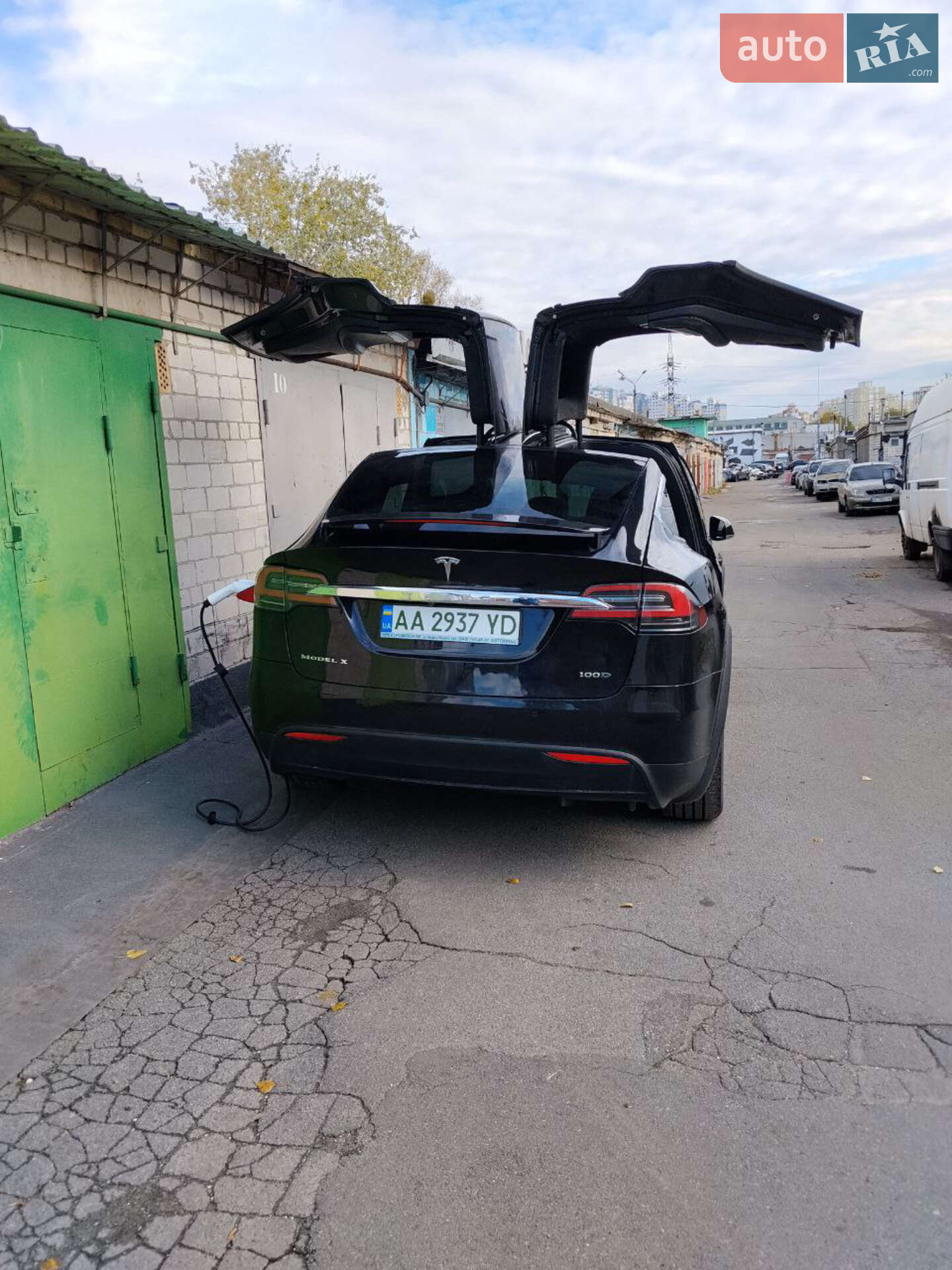 Tesla Model X 2017 VIN 5YJXCBE21HF054898 фото оголошення 10 з 28