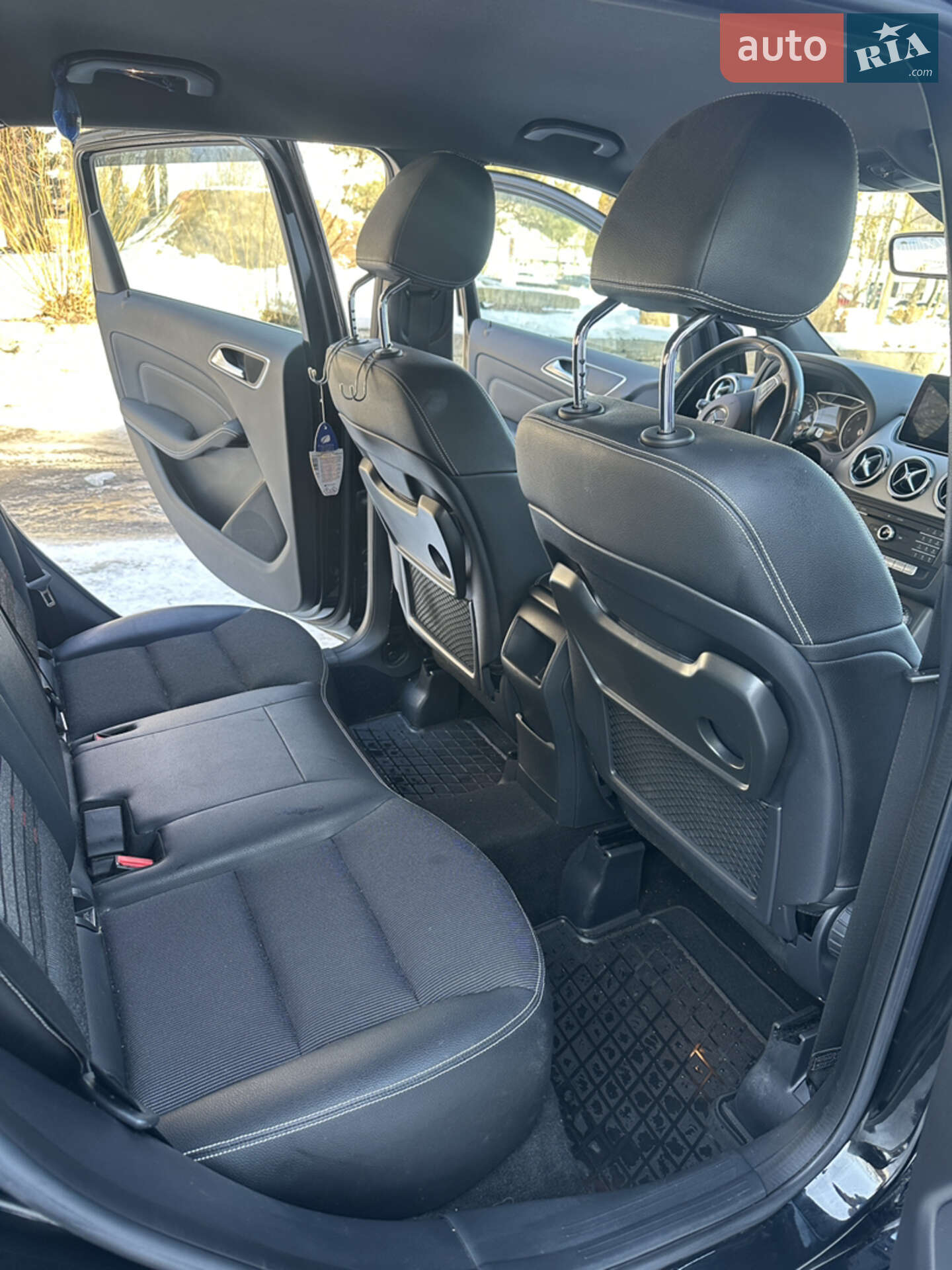 Mercedes-Benz B-Class 2015 VIN WDD2462121J325935 фото оголошення 8 з 27