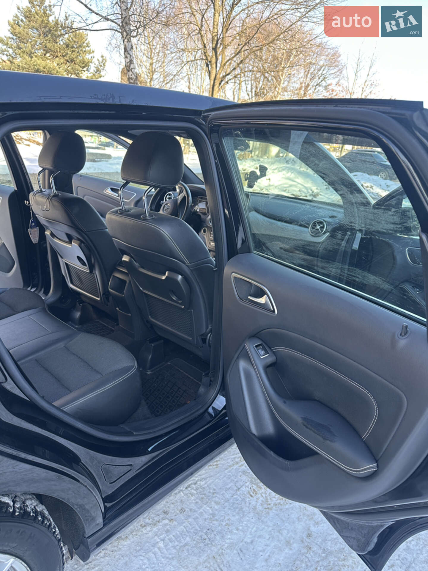 Mercedes-Benz B-Class 2015 VIN WDD2462121J325935 фото оголошення 9 з 27