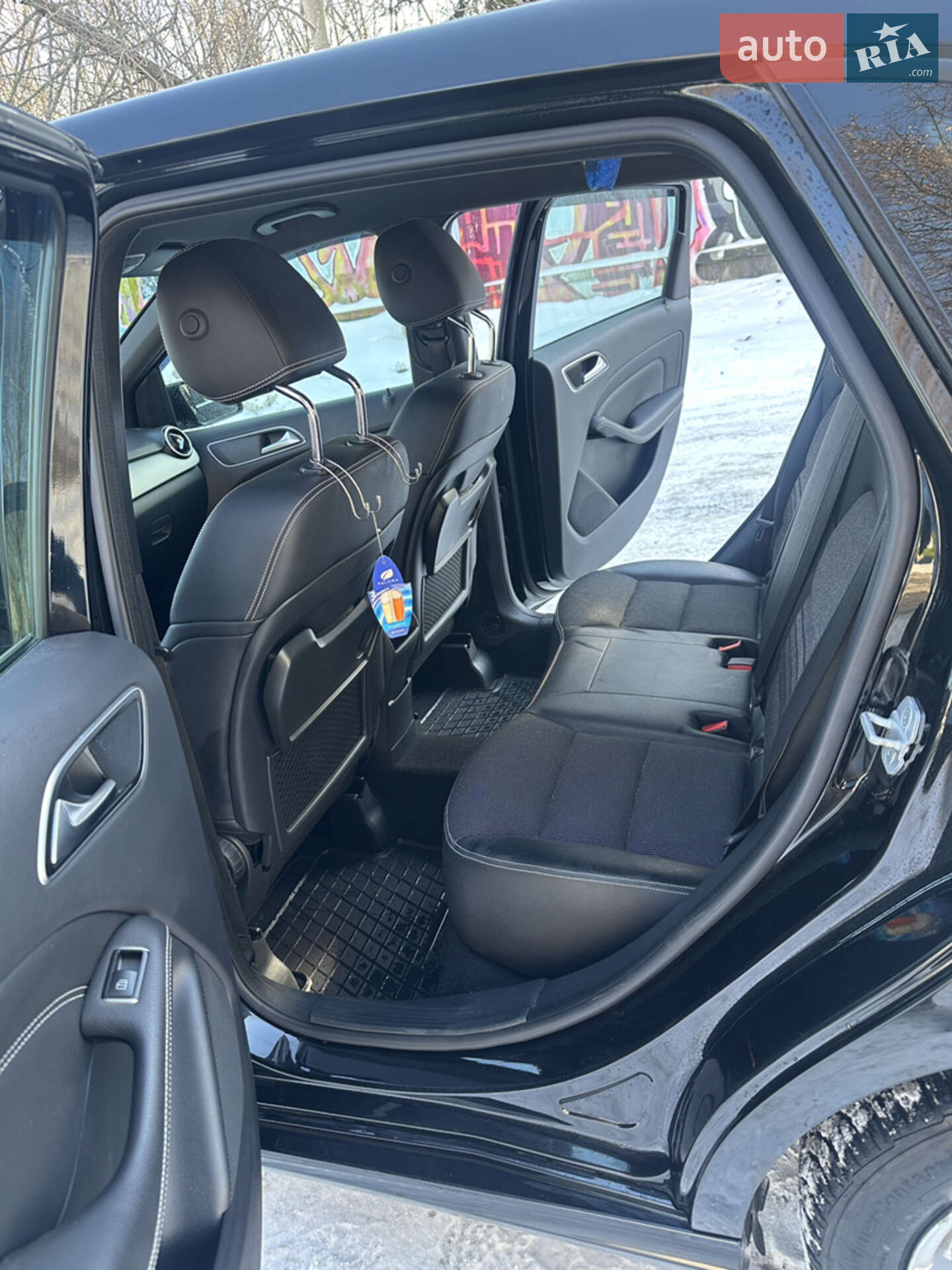 Mercedes-Benz B-Class 2015 VIN WDD2462121J325935 фото оголошення 14 з 27