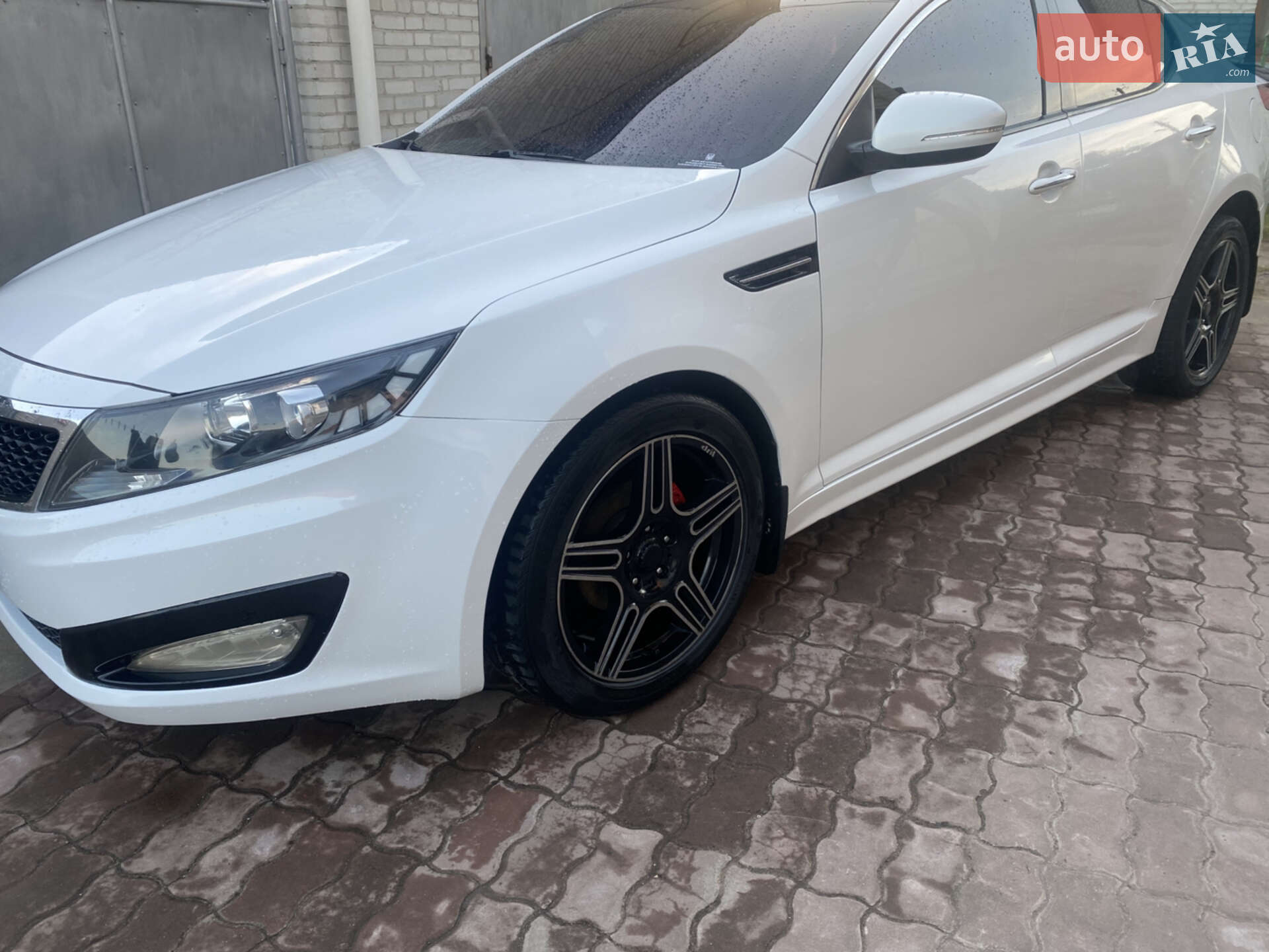 Kia K5 2011 VIN KNAGM418BCA197209 фото оголошення 2 з 9