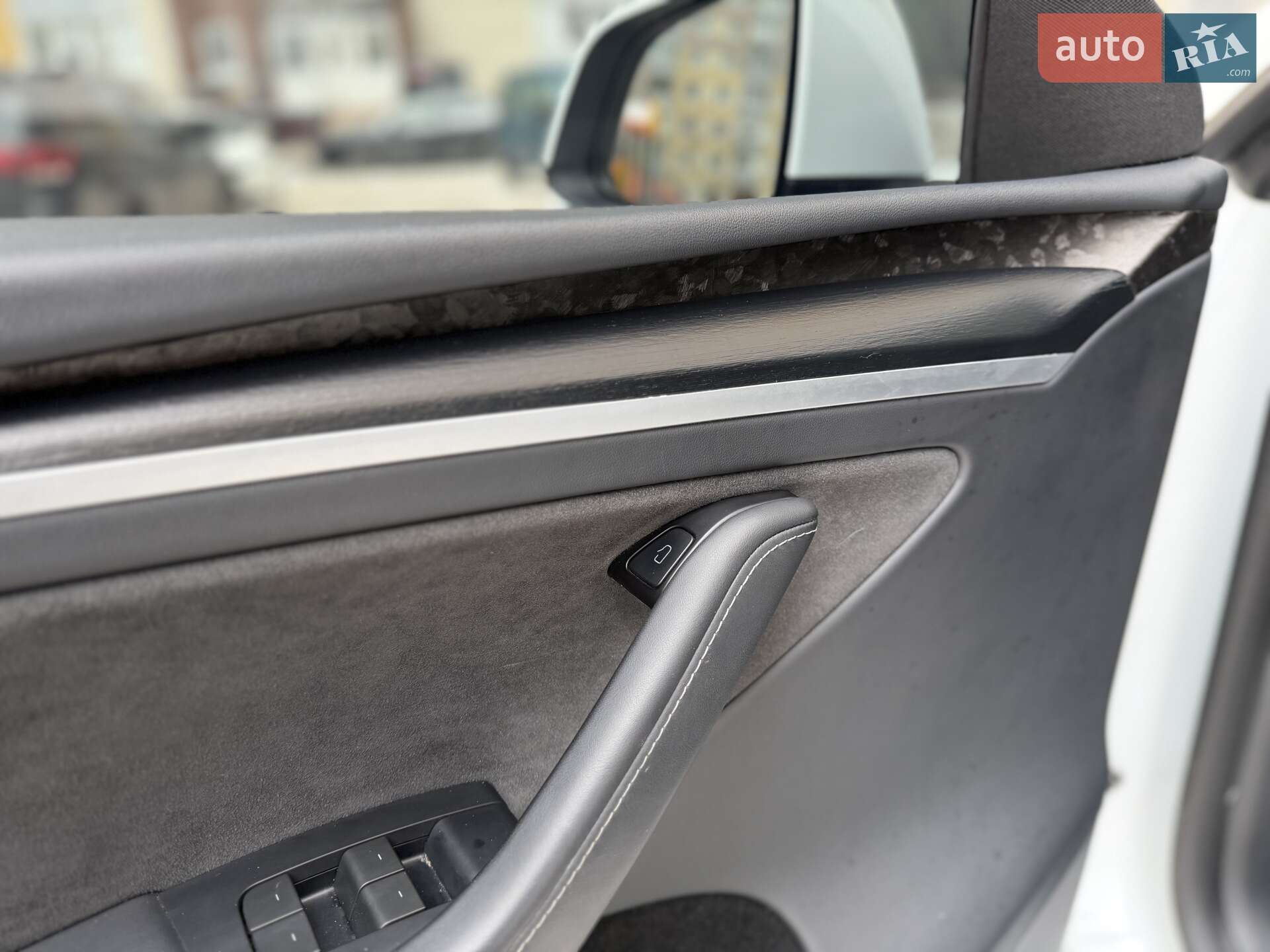 Tesla Model Y 2024 VIN 7SAYGDEE4RA304716 фото оголошення 11 з 42