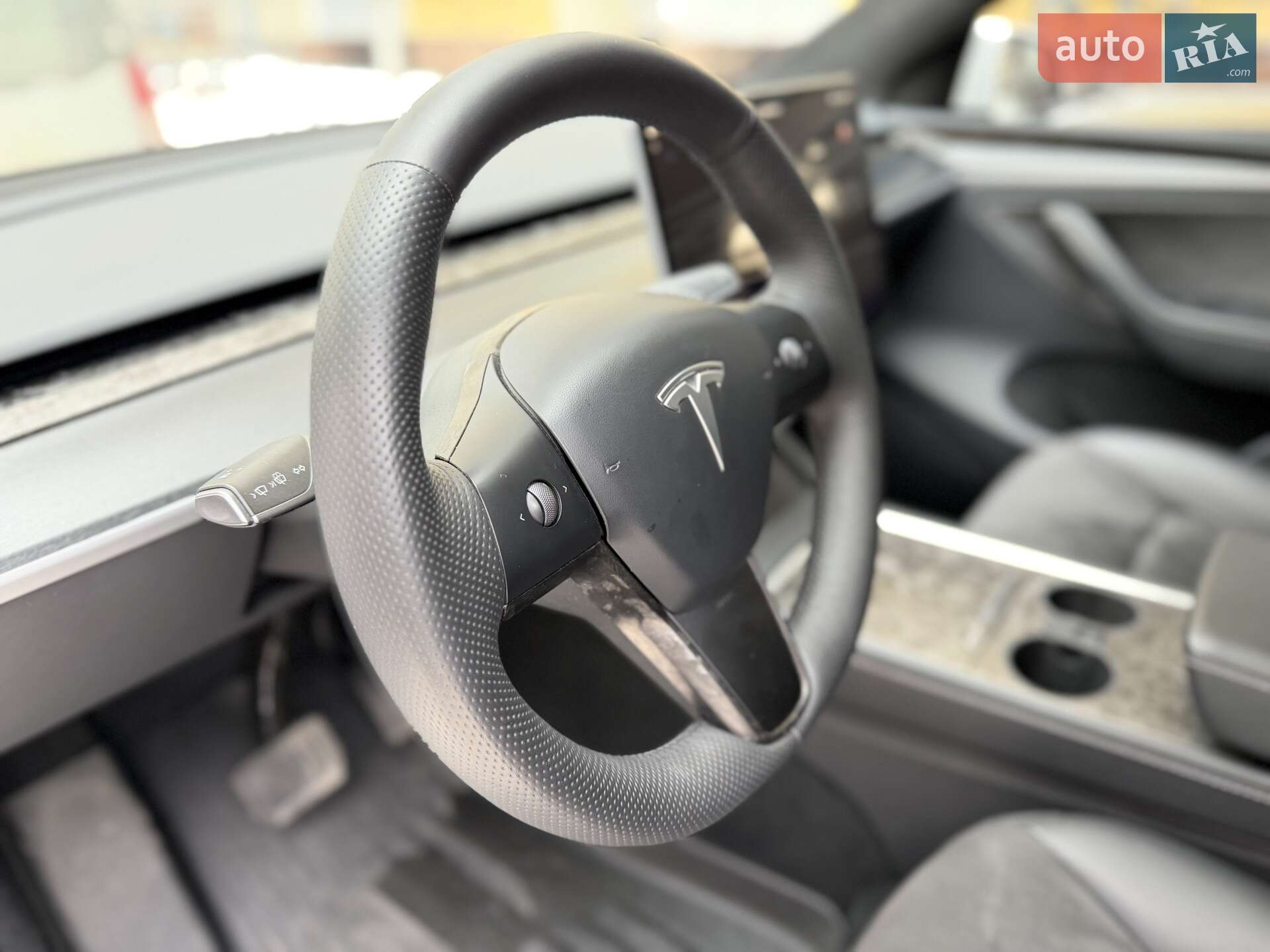 Tesla Model Y 2024 VIN 7SAYGDEE4RA304716 фото оголошення 13 з 42