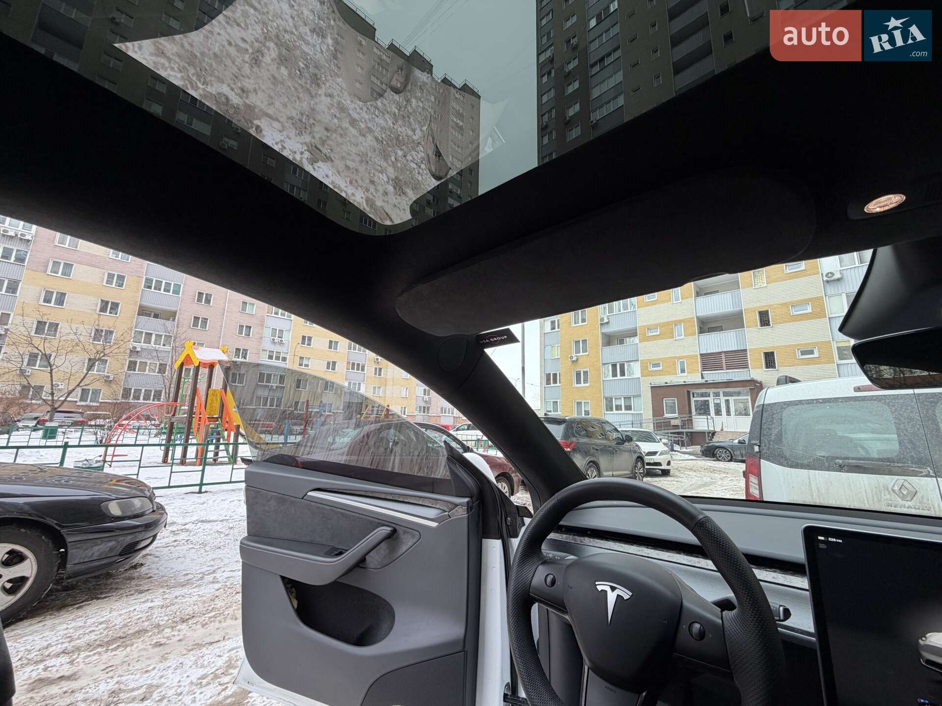 Tesla Model Y 2024 VIN 7SAYGDEE4RA304716 фото оголошення 16 з 42