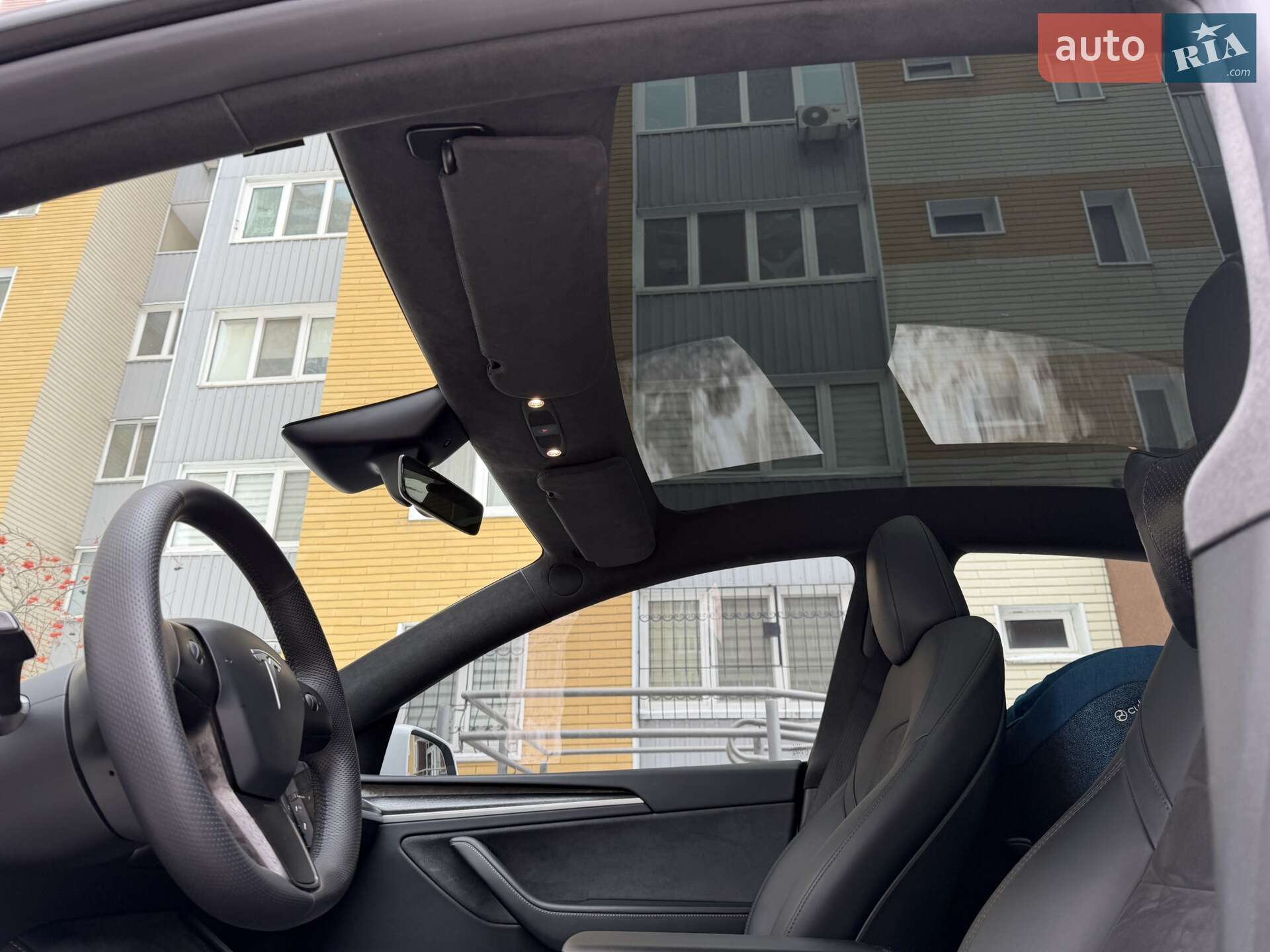Tesla Model Y 2024 VIN 7SAYGDEE4RA304716 фото оголошення 17 з 42