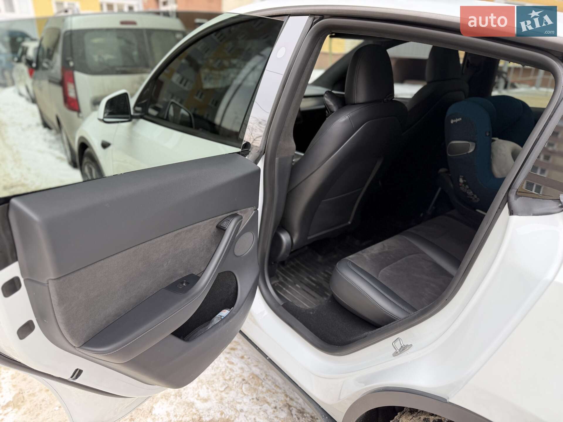 Tesla Model Y 2024 VIN 7SAYGDEE4RA304716 фото оголошення 25 з 42