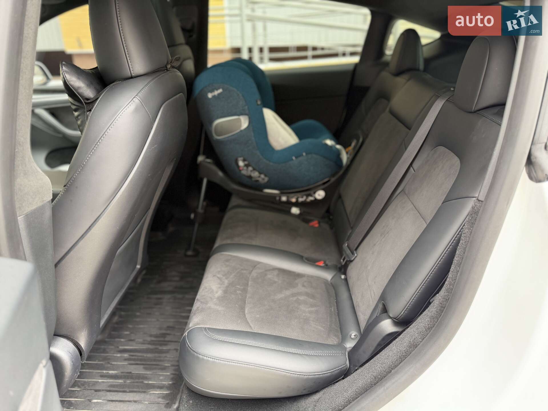 Tesla Model Y 2024 VIN 7SAYGDEE4RA304716 фото оголошення 26 з 42