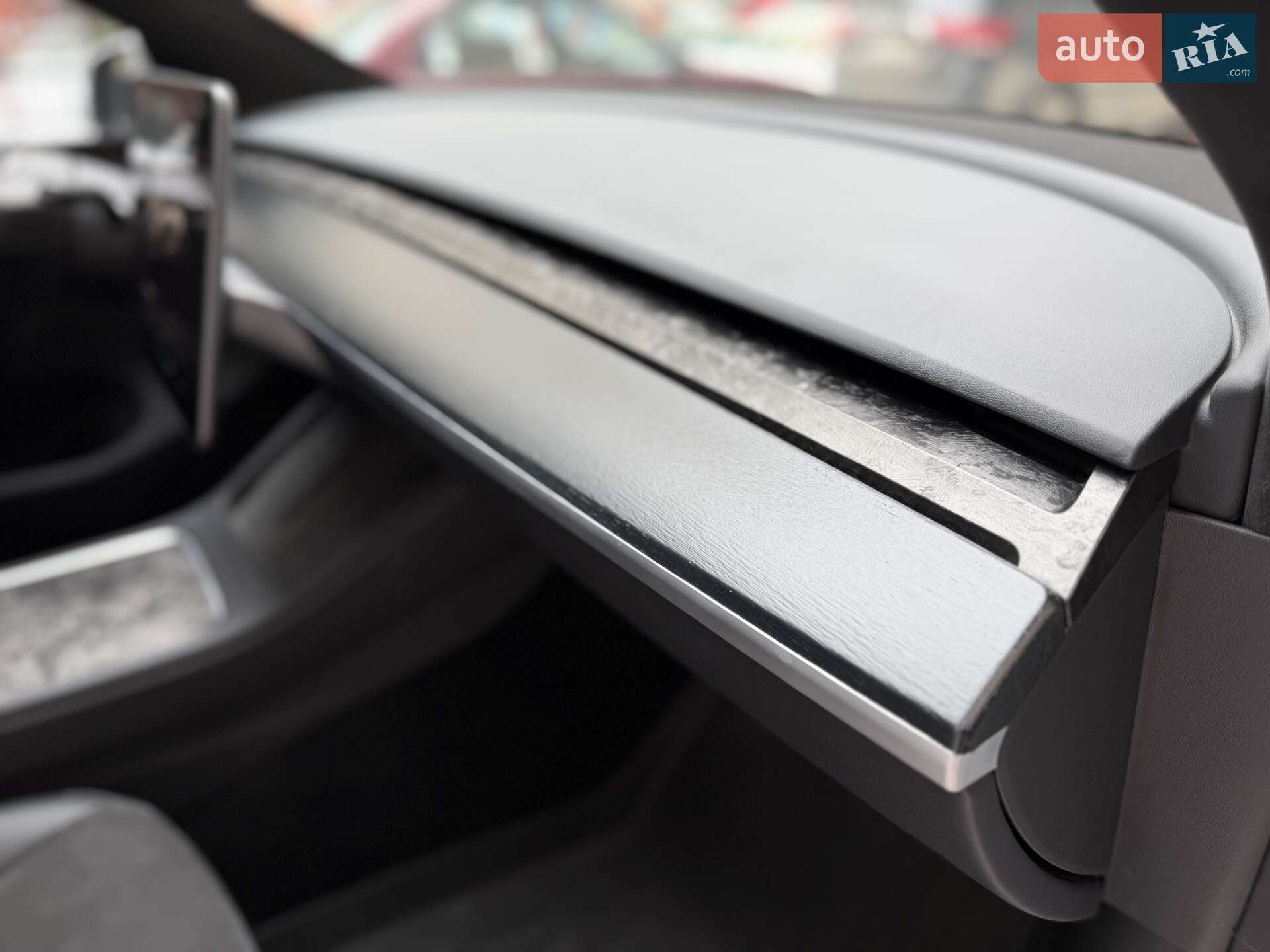 Tesla Model Y 2024 VIN 7SAYGDEE4RA304716 фото оголошення 33 з 42