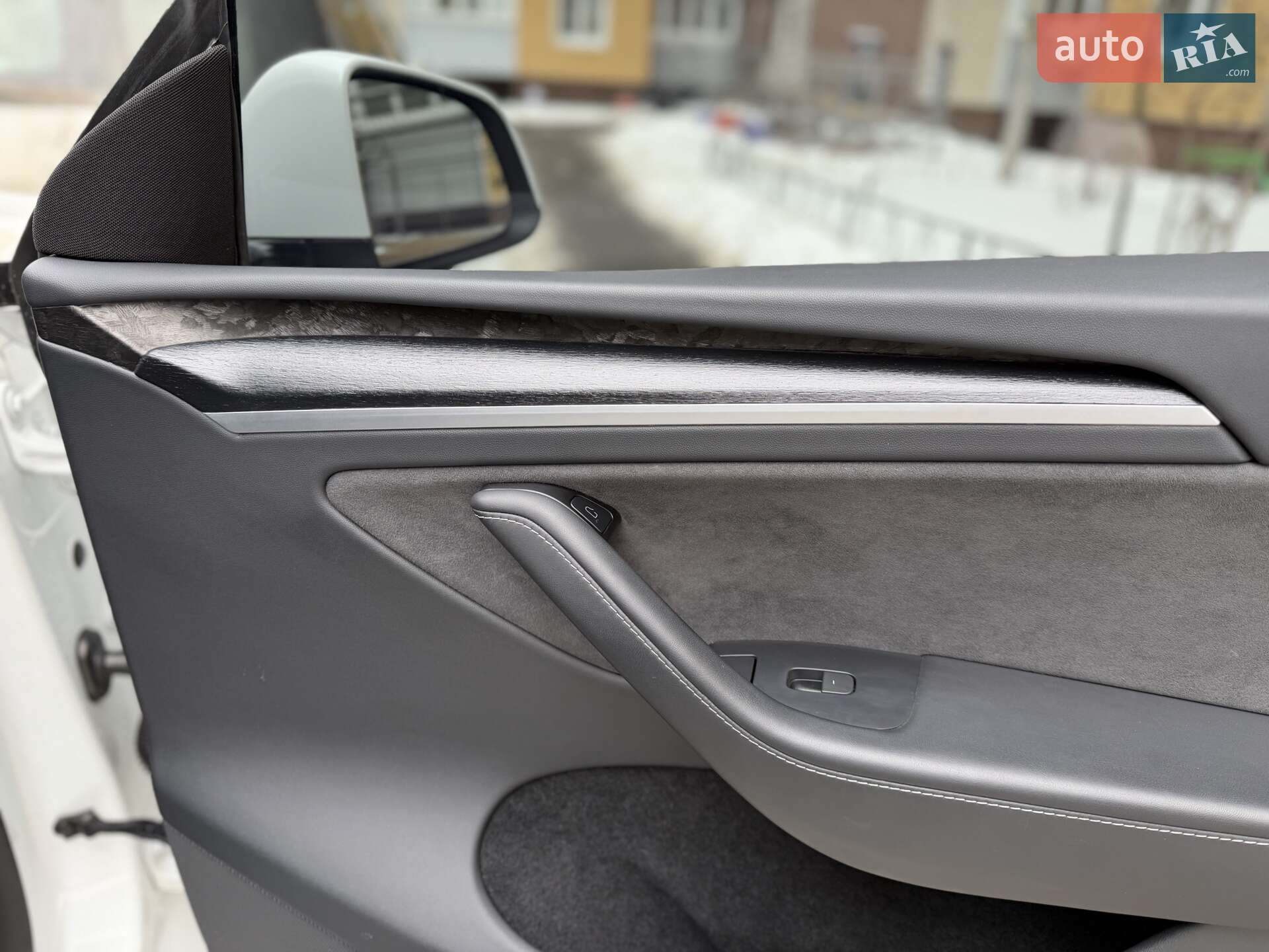 Tesla Model Y 2024 VIN 7SAYGDEE4RA304716 фото оголошення 35 з 42