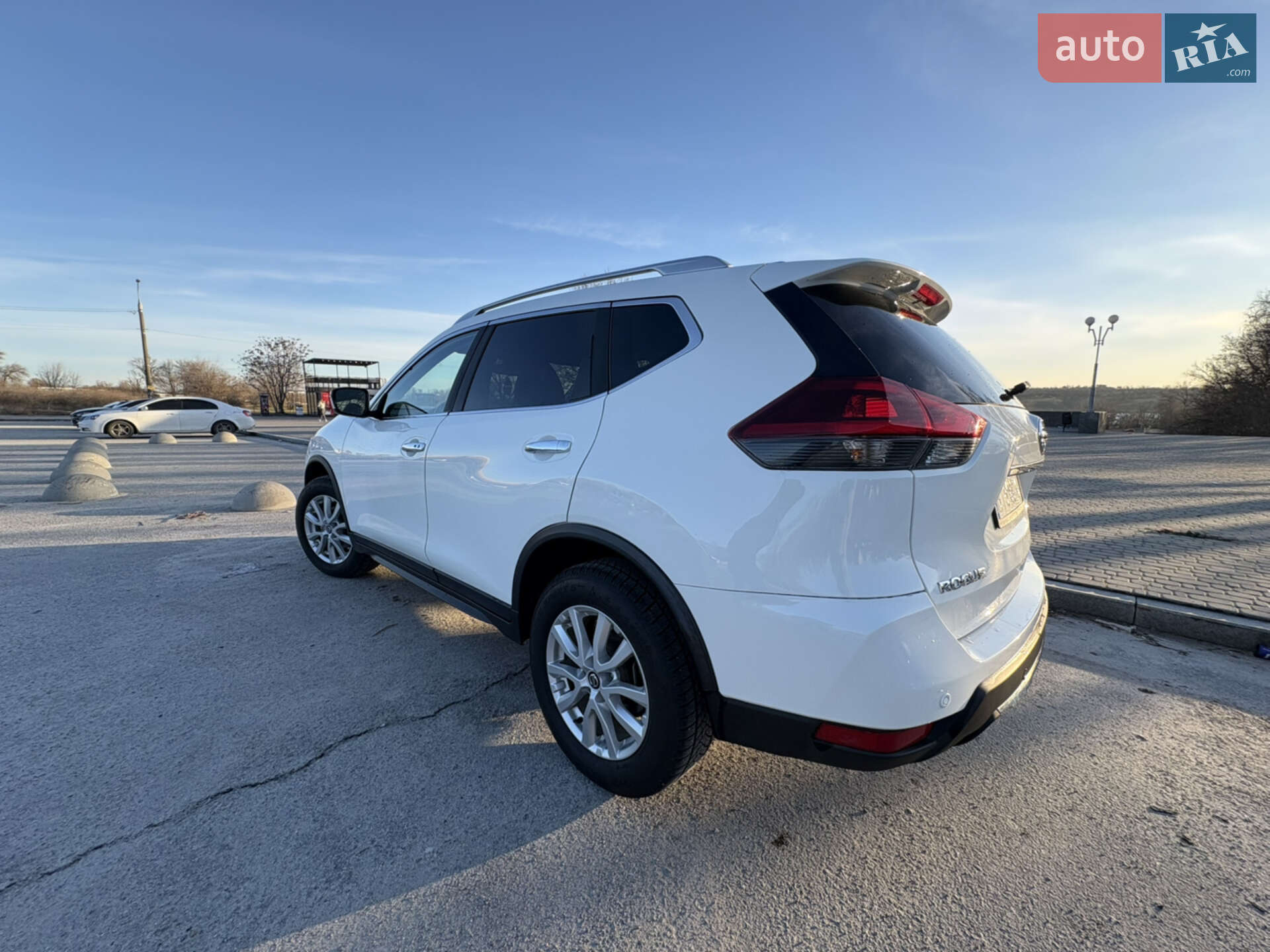 Nissan Rogue 2019 VIN KNMAT2MV5KP539429 фото оголошення 5 з 28