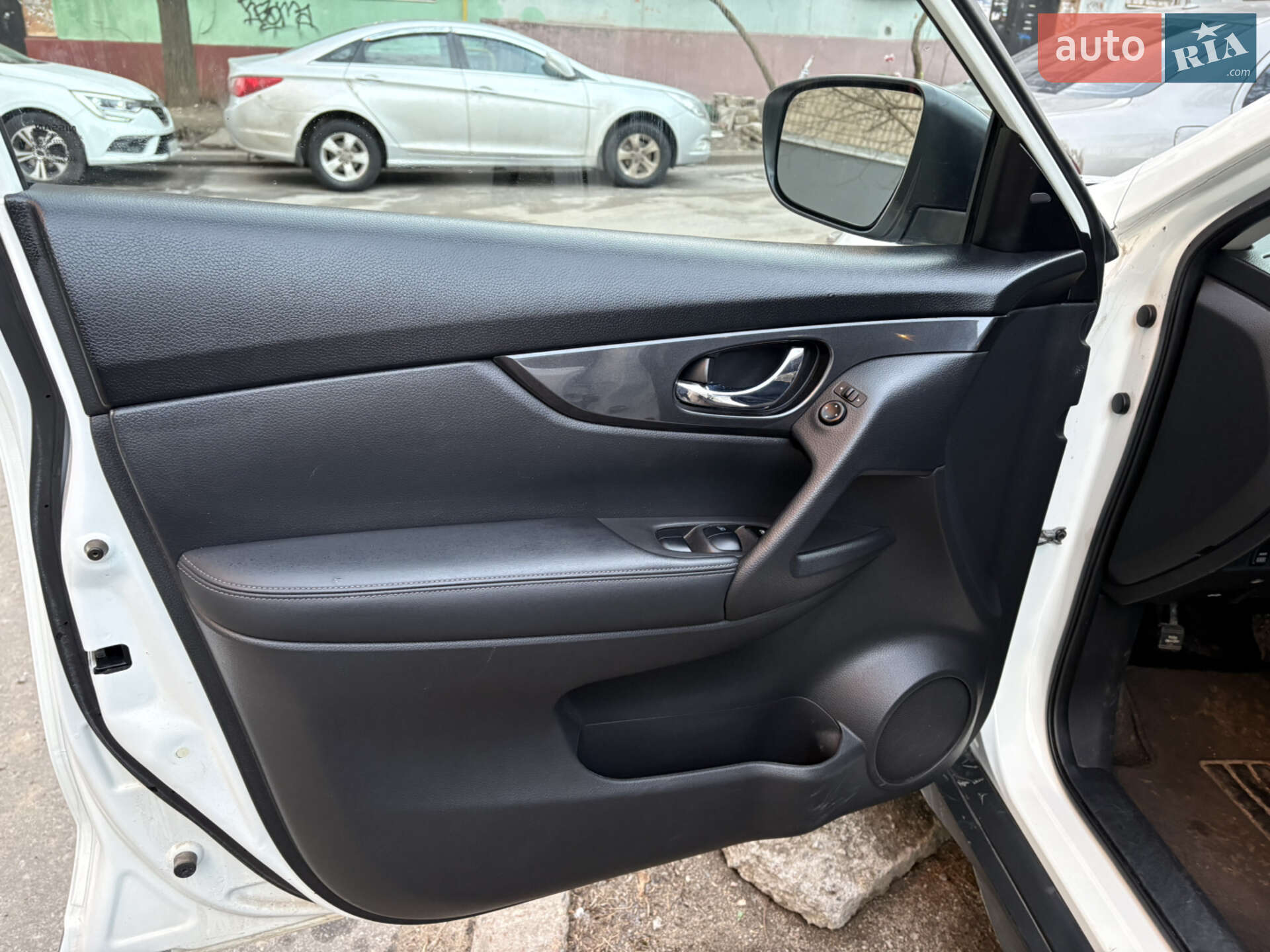 Nissan Rogue 2019 VIN KNMAT2MV5KP539429 фото оголошення 13 з 28