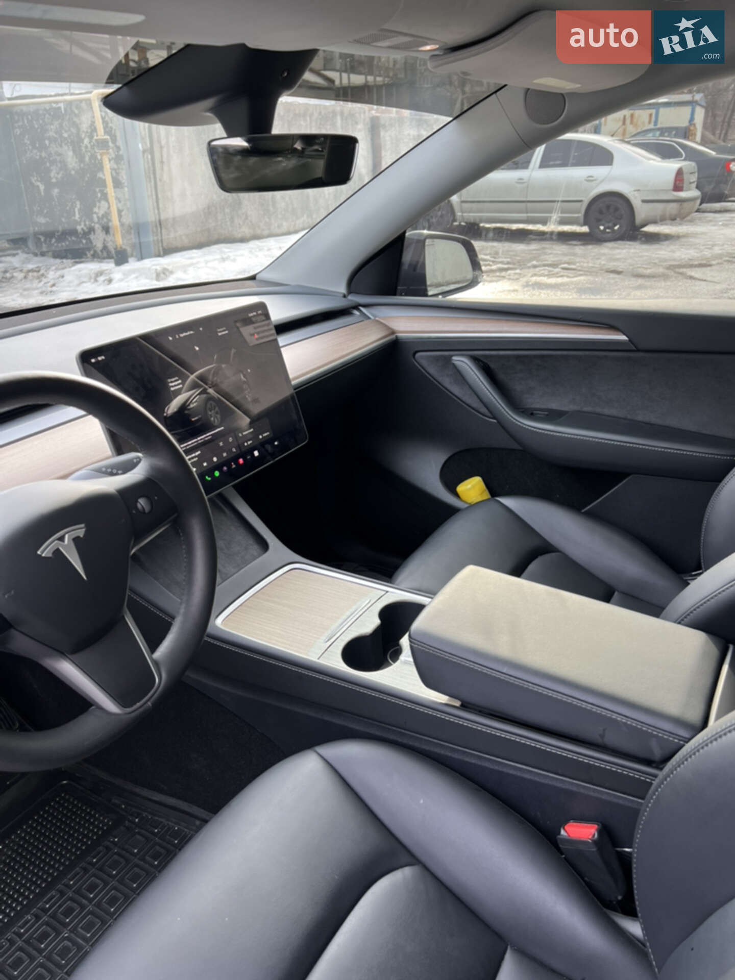 Tesla Model Y 2024 VIN 7SAYGAEE1SF217895 фото оголошення 14 з 24