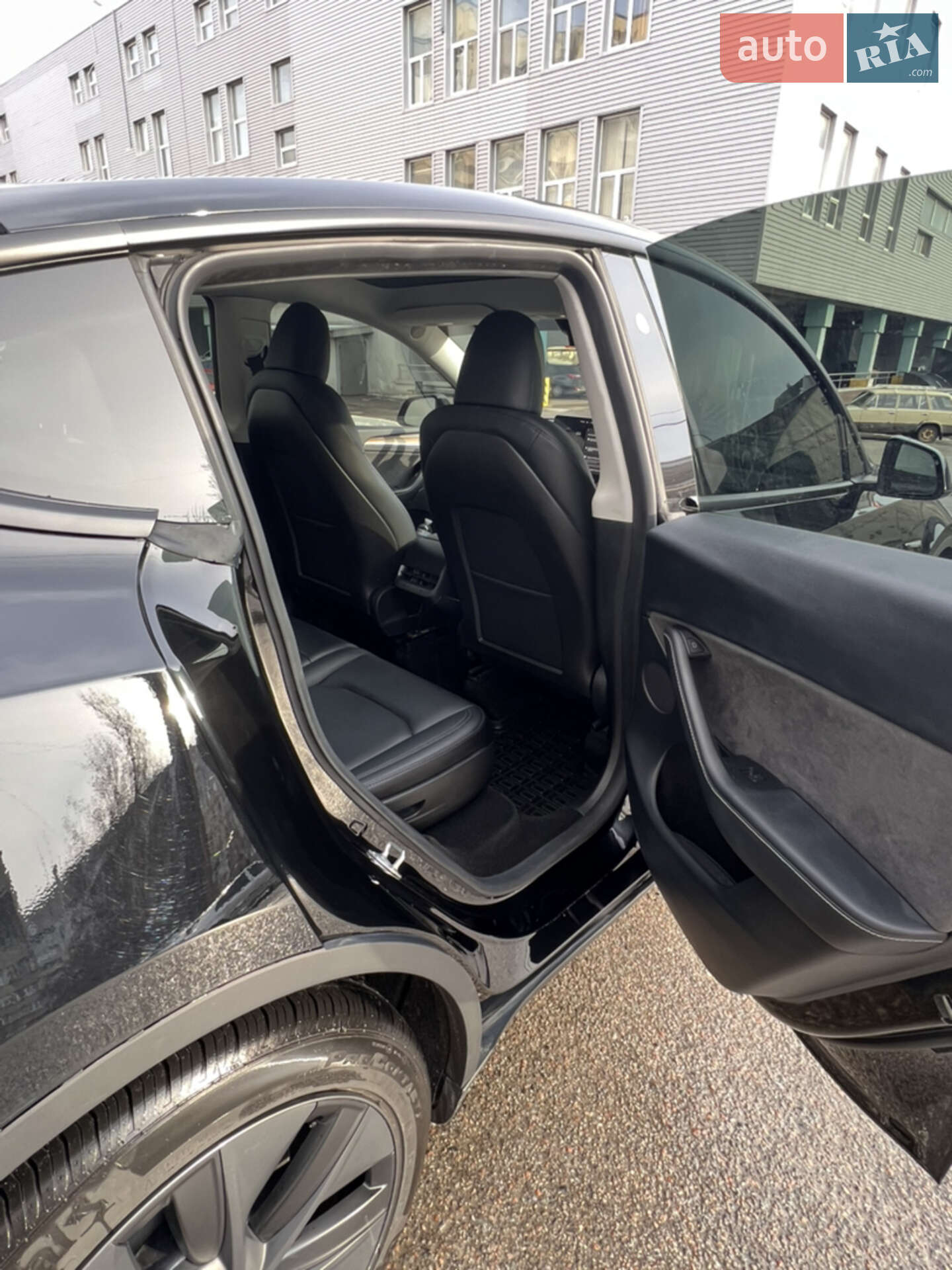 Tesla Model Y 2024 VIN 7SAYGAEE1SF217895 фото оголошення 21 з 24