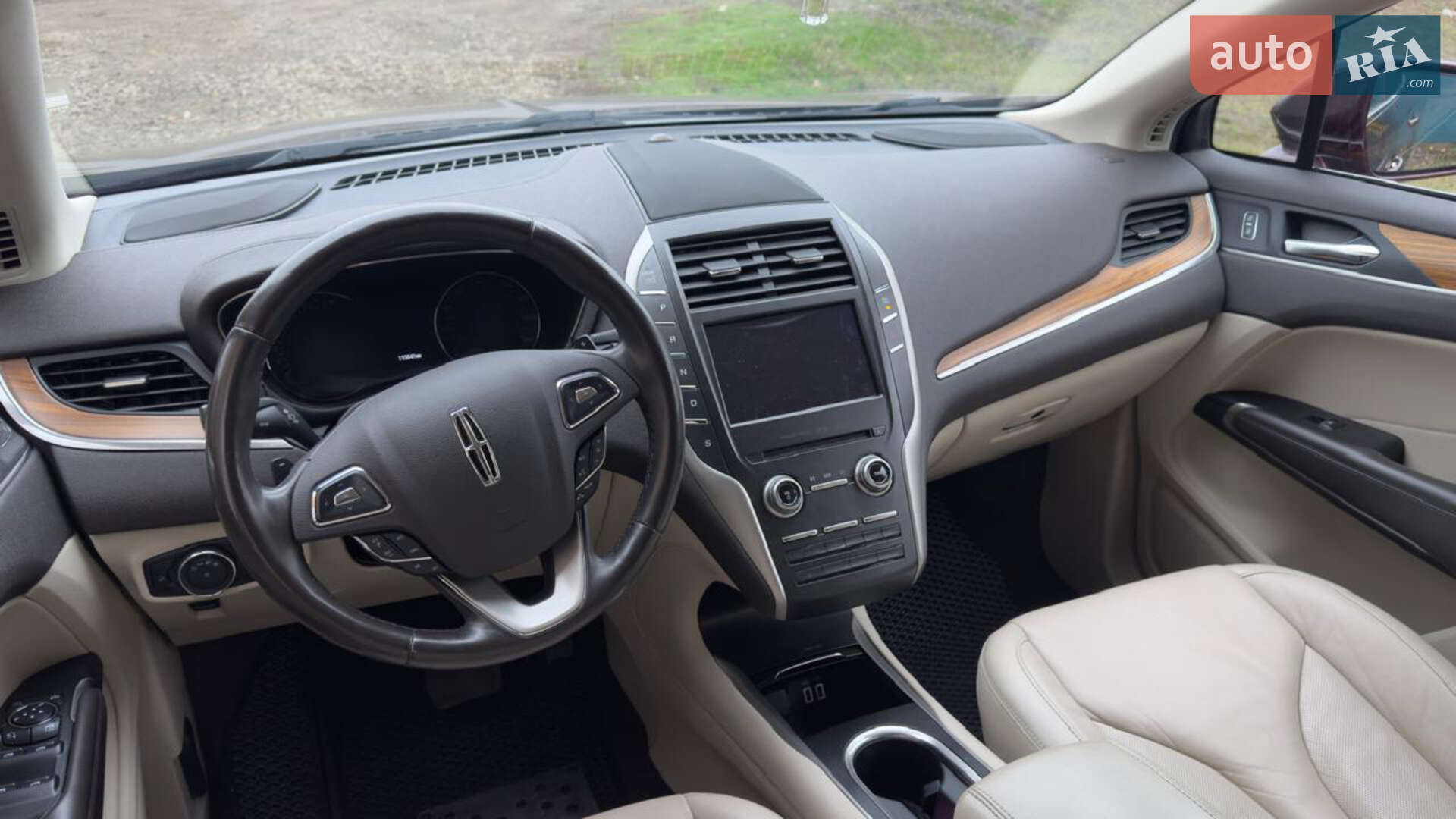 Lincoln MKC 2019 VIN 5LMCJ2D94KUL51819 фото оголошення 12 з 16