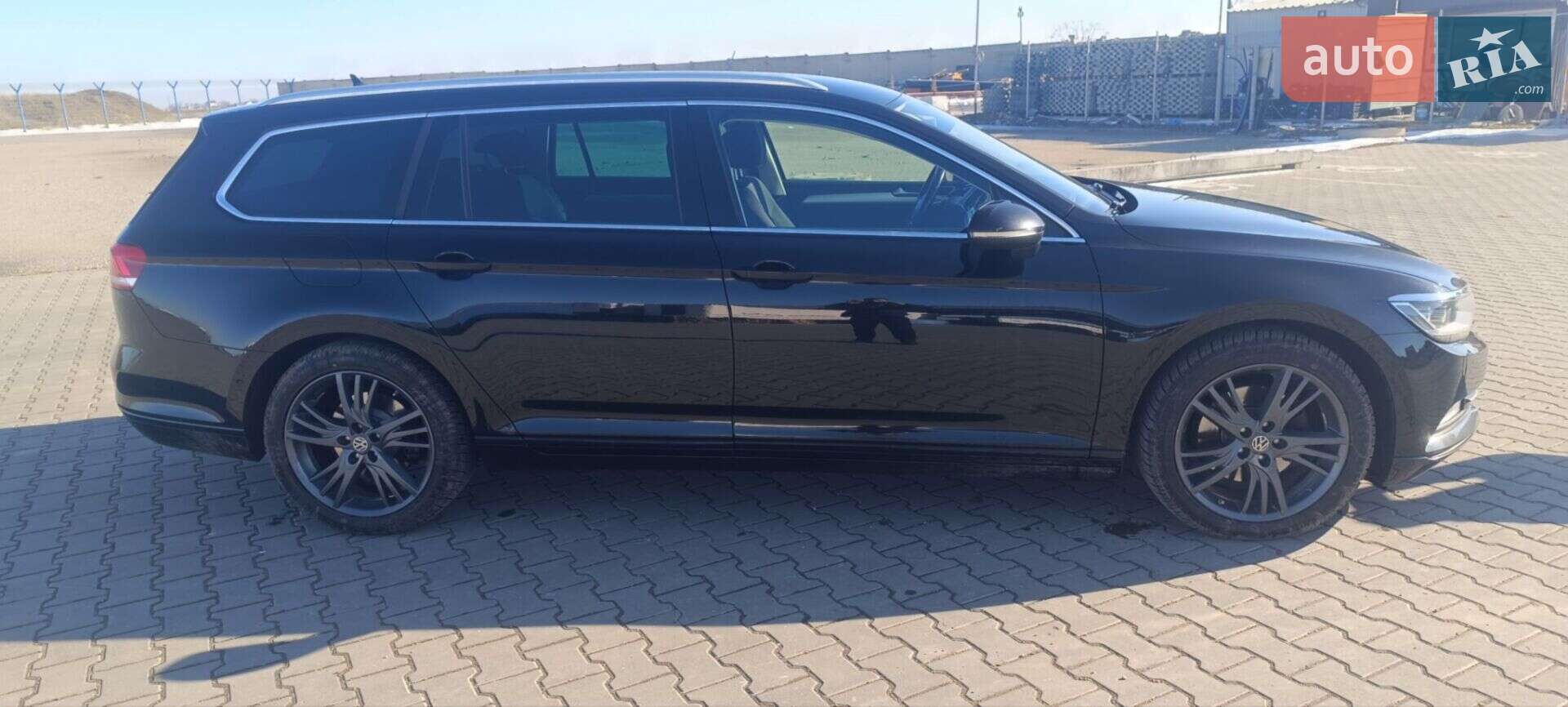 Volkswagen Passat 2017 VIN WVWZZZ3CZHP025153 фото оголошення 4 з 17